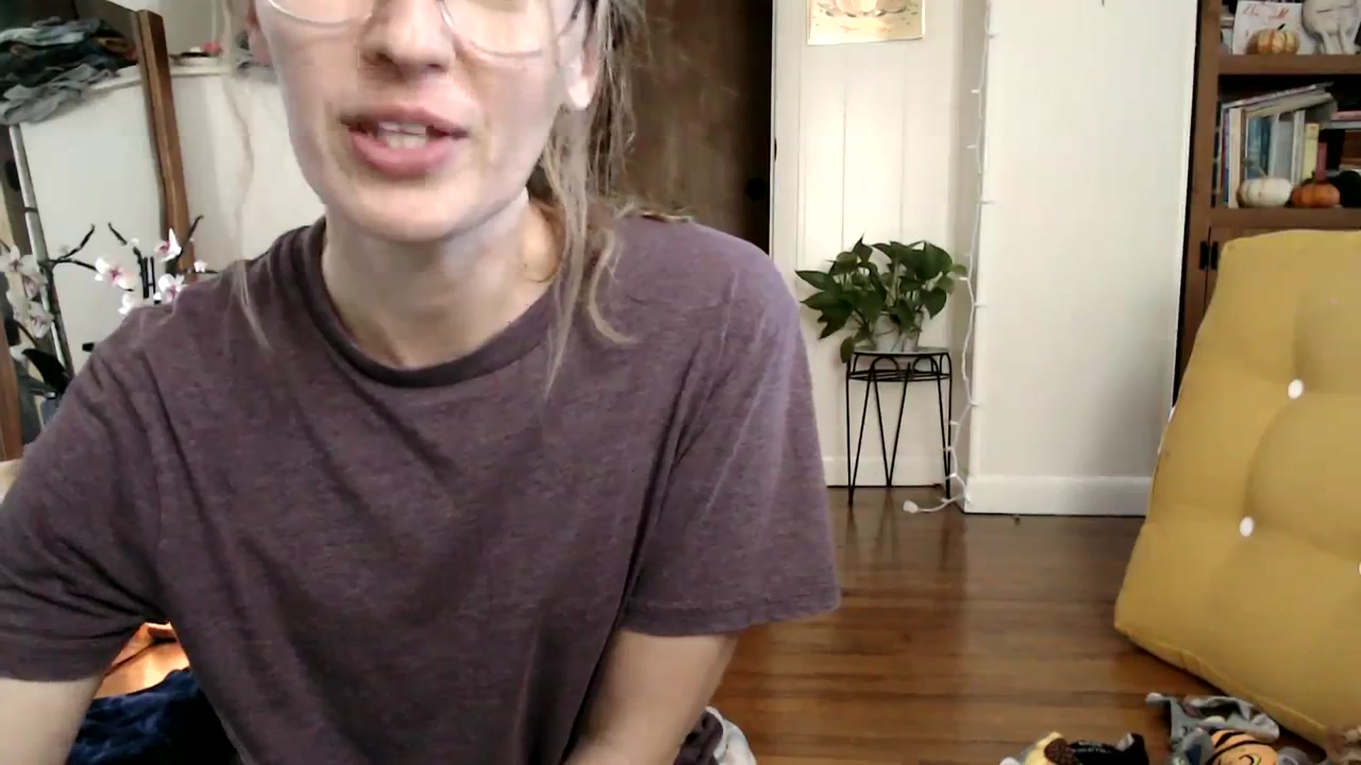 Gallery image thumbnail from WildflowerEm's myfreecams stream on, 11/14/2023, 18:06 image 18 of 20