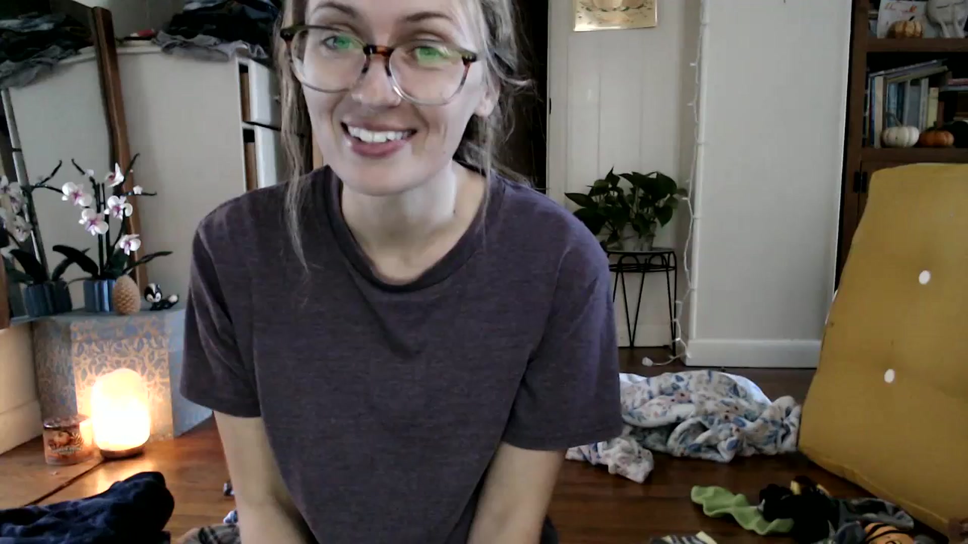 Gallery image thumbnail from WildflowerEm's myfreecams stream on, 11/14/2023, 18:06 image 13 of 20