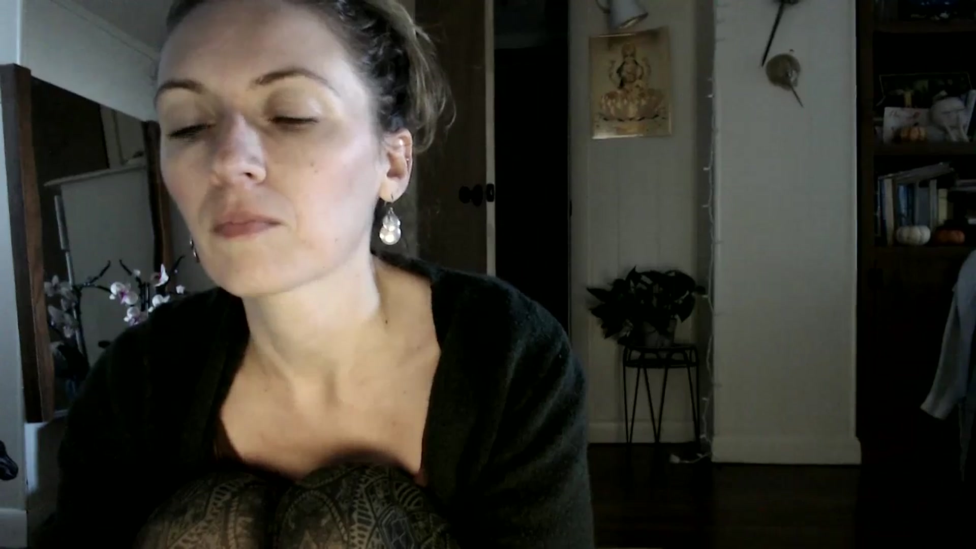 Gallery image thumbnail from WildflowerEm's myfreecams stream on, 11/19/2023, 20:07 image 15 of 20