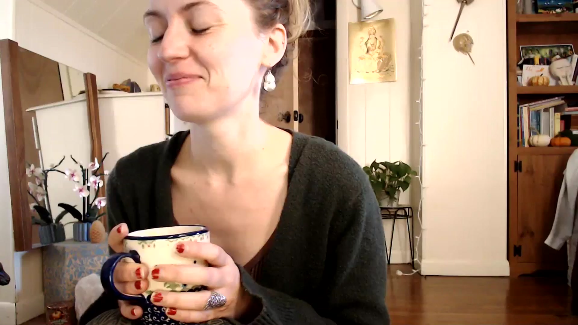 Gallery image thumbnail from WildflowerEm's myfreecams stream on, 11/19/2023, 20:07 image 1 of 20