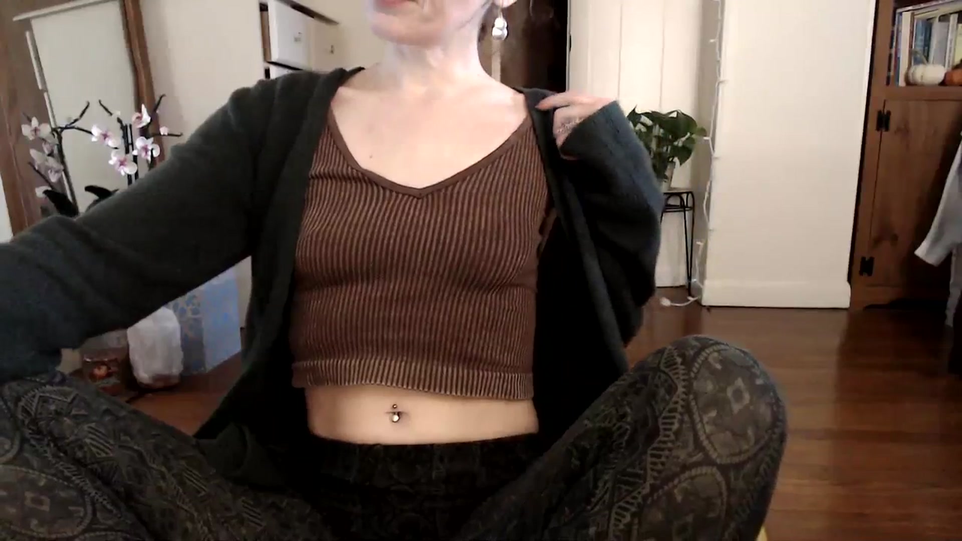 Gallery image thumbnail from WildflowerEm's myfreecams stream on, 11/19/2023, 20:07 image 6 of 20