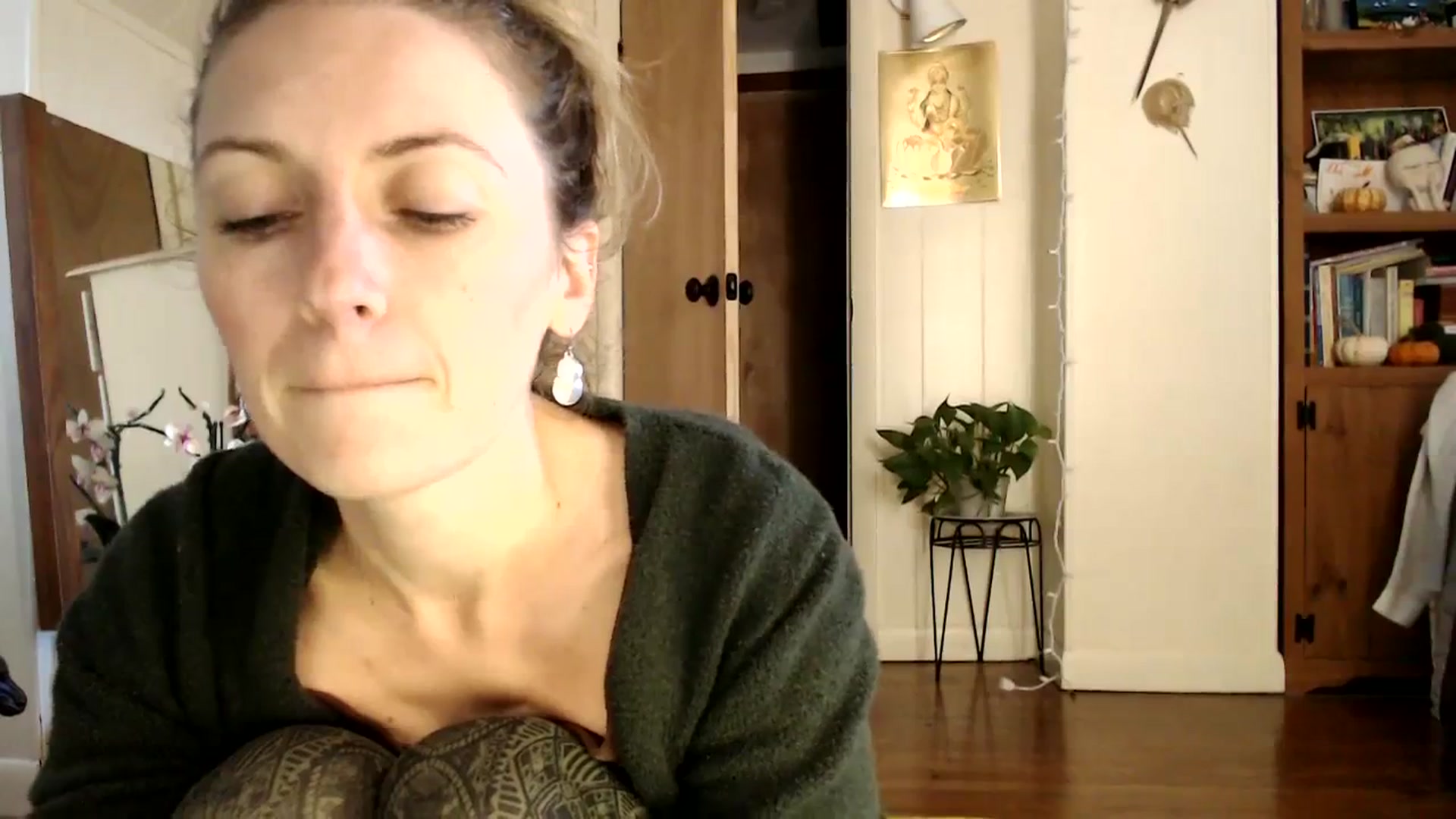 Gallery image thumbnail from WildflowerEm's myfreecams stream on, 11/19/2023, 20:07 image 18 of 20