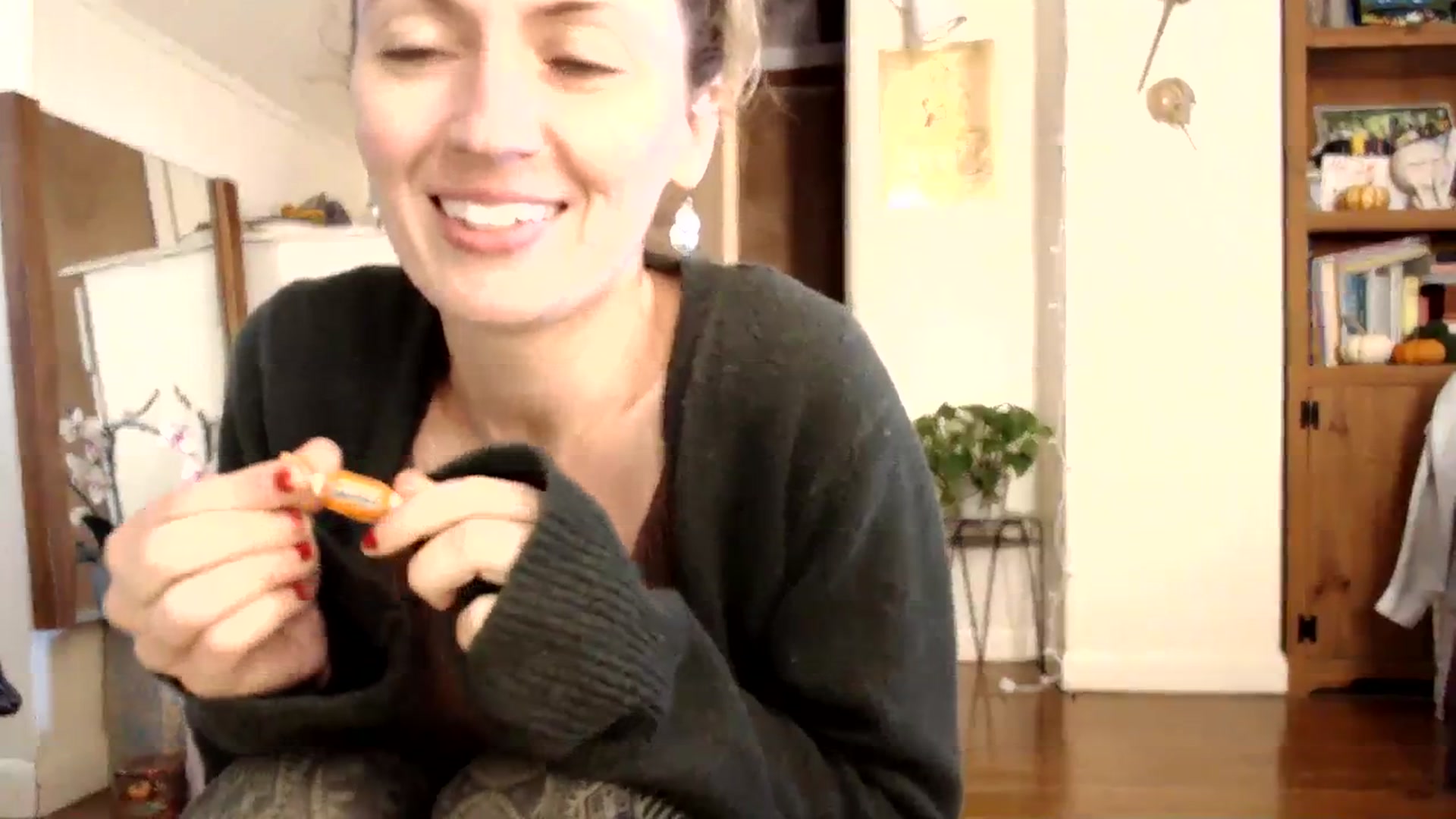 Gallery image thumbnail from WildflowerEm's myfreecams stream on, 11/19/2023, 20:07 image 9 of 20