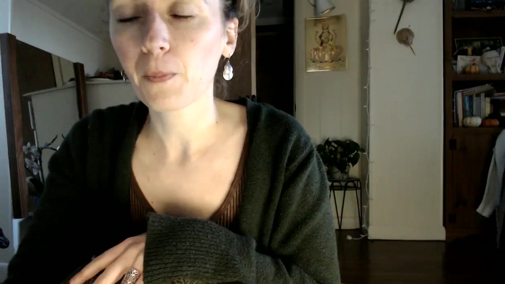 Gallery image thumbnail from WildflowerEm's myfreecams stream on, 11/19/2023, 20:07 image 16 of 20