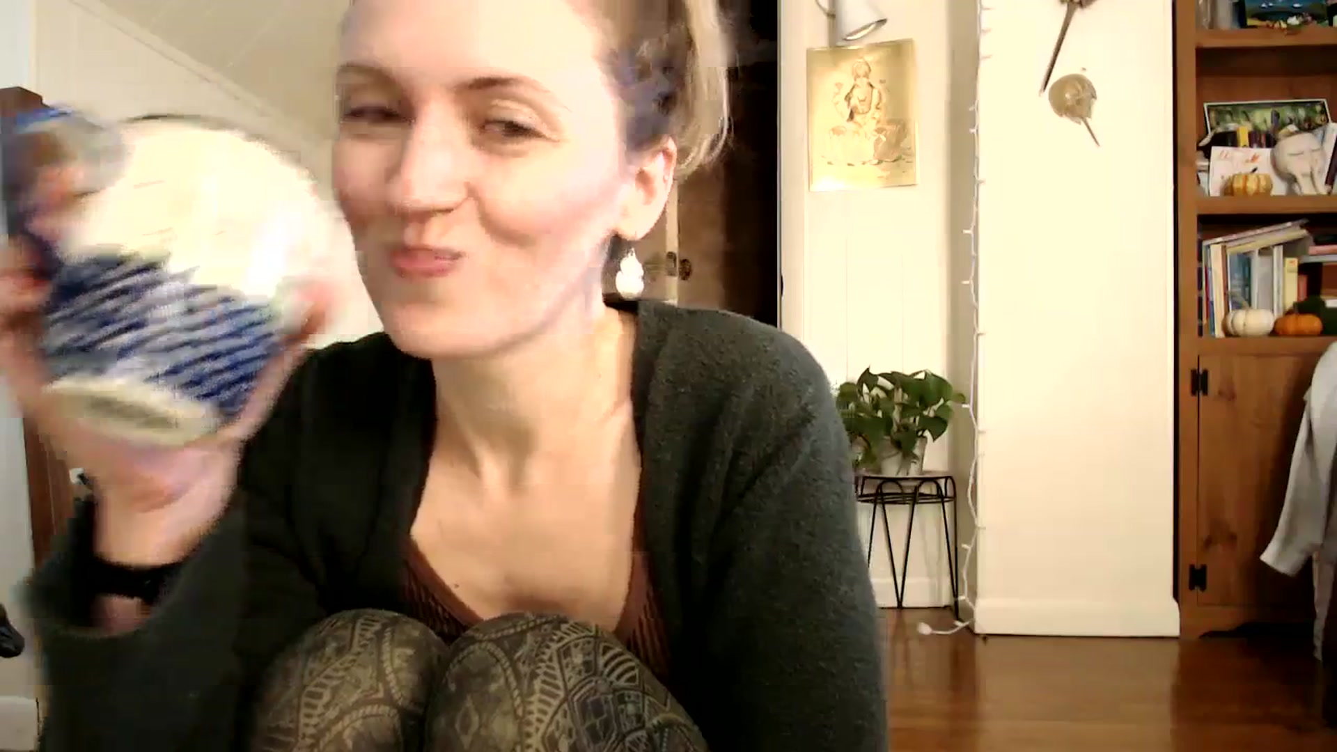 Gallery image thumbnail from WildflowerEm's myfreecams stream on, 11/19/2023, 20:07 image 12 of 20