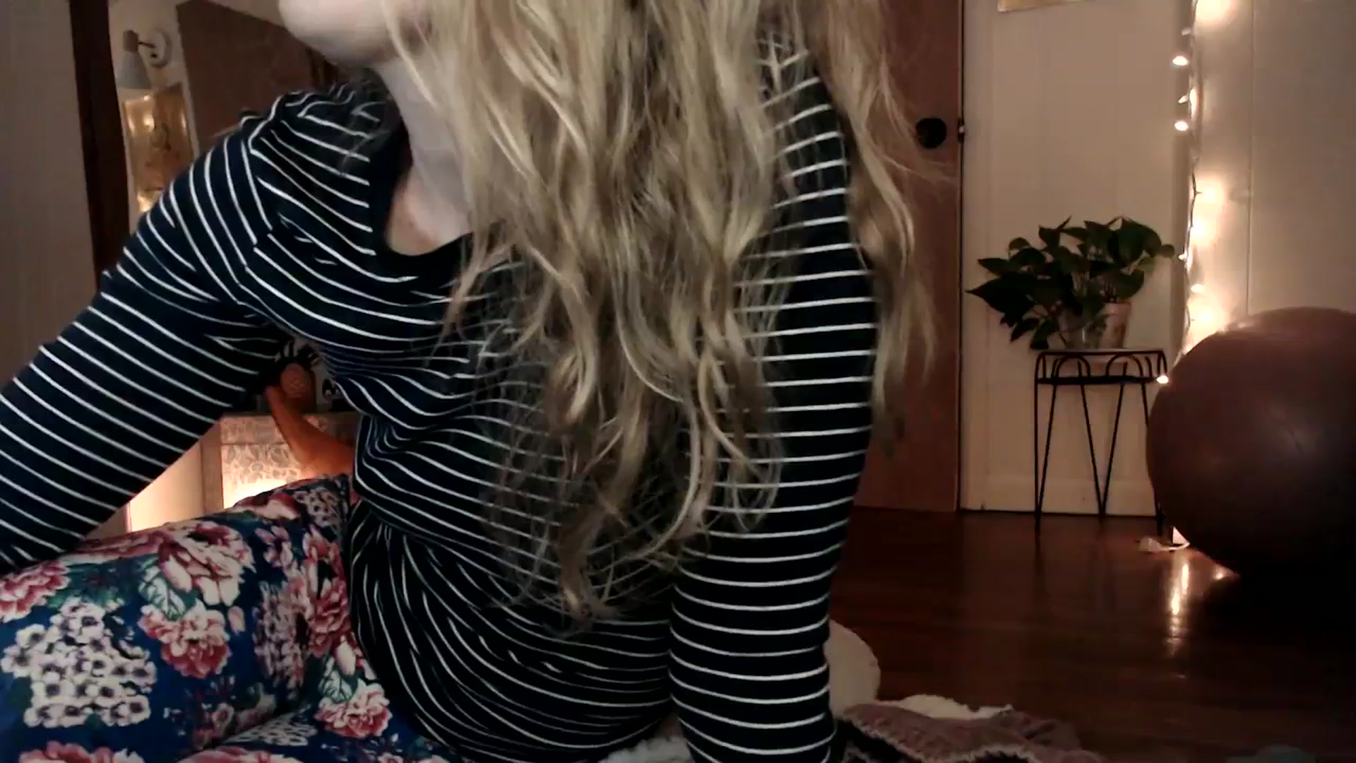 Gallery image thumbnail from WildflowerEm's myfreecams stream on, 11/26/2023, 22:45 image 11 of 20