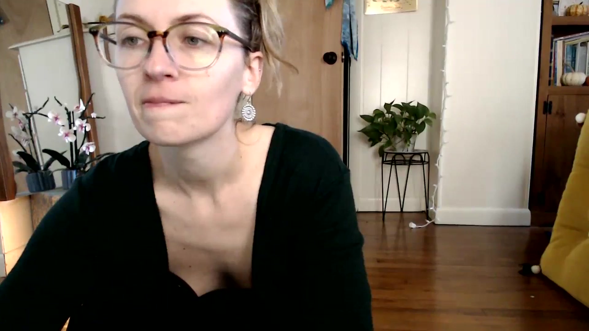 Gallery image thumbnail from WildflowerEm's myfreecams stream on, 11/30/2023, 18:33 image 16 of 20