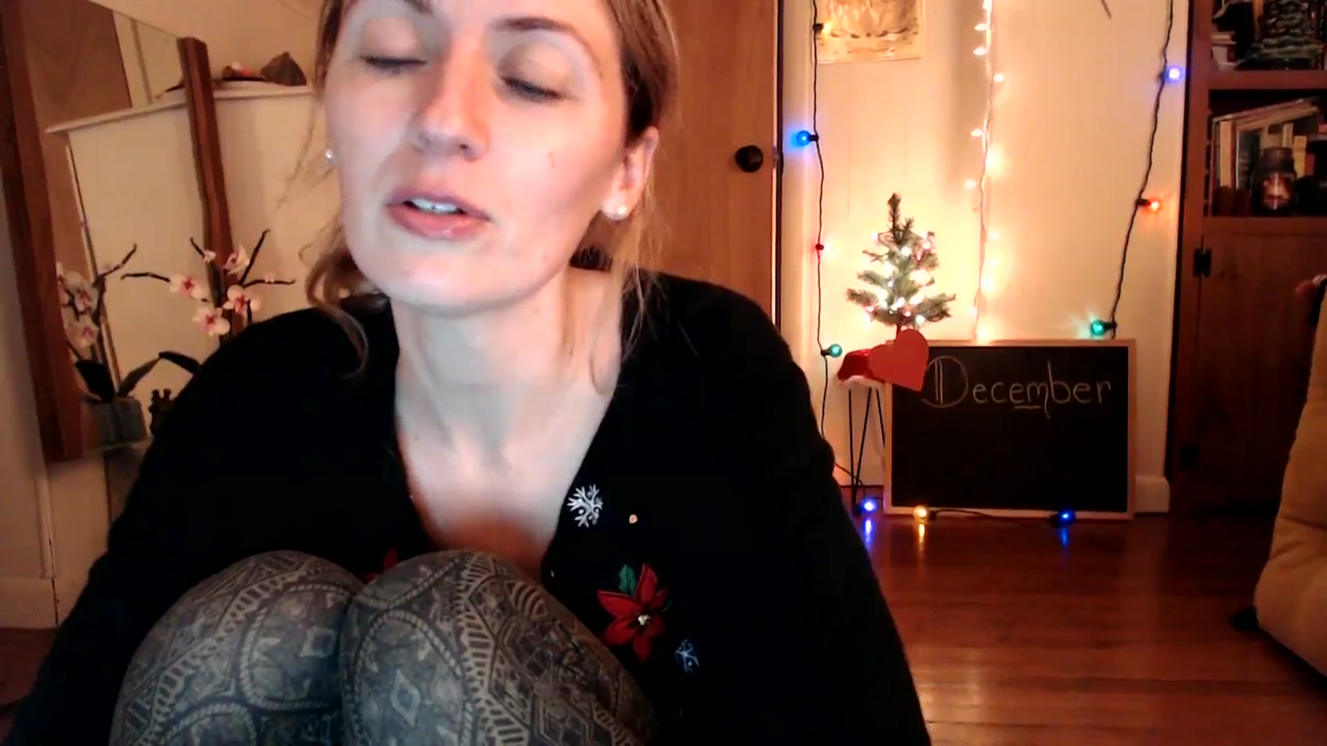 Gallery image thumbnail from WildflowerEm's myfreecams stream on, 12/09/2023, 22:15 image 15 of 20