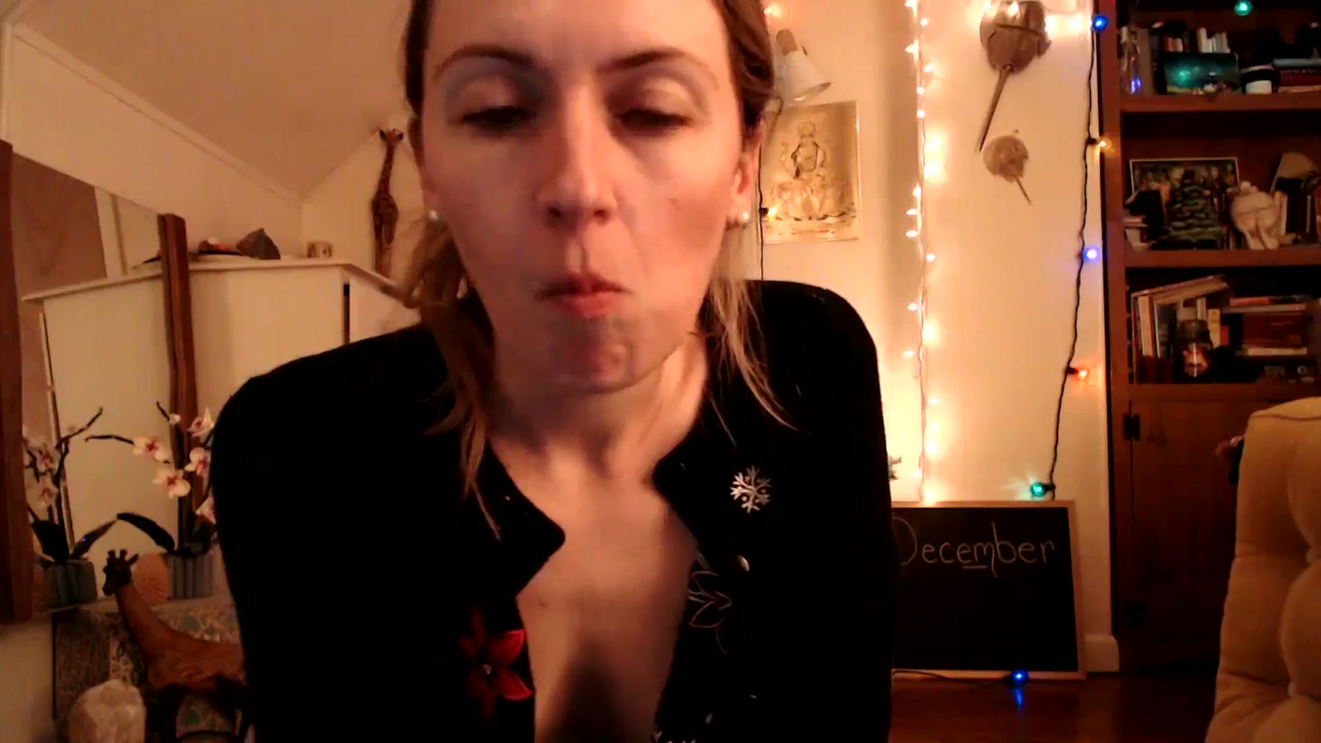 Gallery image thumbnail from WildflowerEm's myfreecams stream on, 12/09/2023, 22:15 image 18 of 20