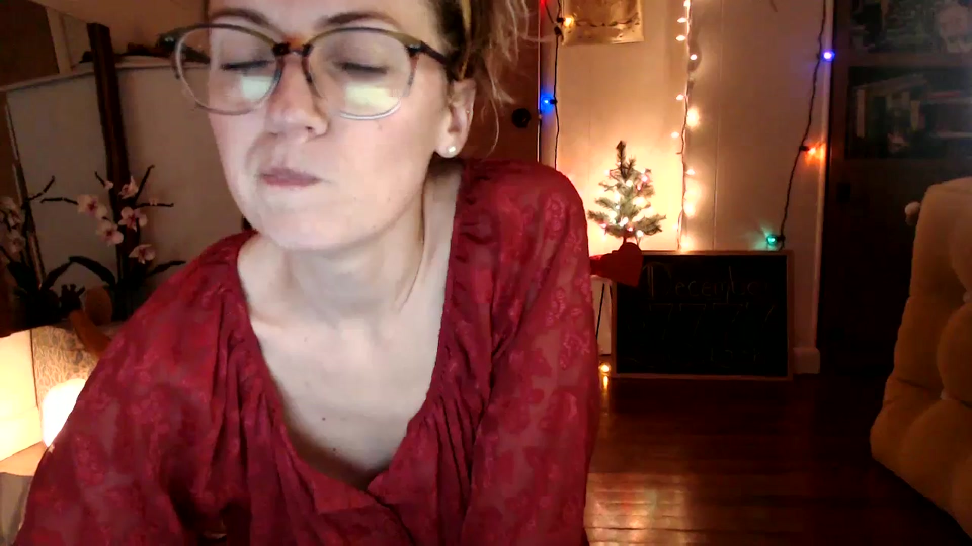 Gallery image thumbnail from WildflowerEm's myfreecams stream on, 12/10/2023, 22:25 image 14 of 20