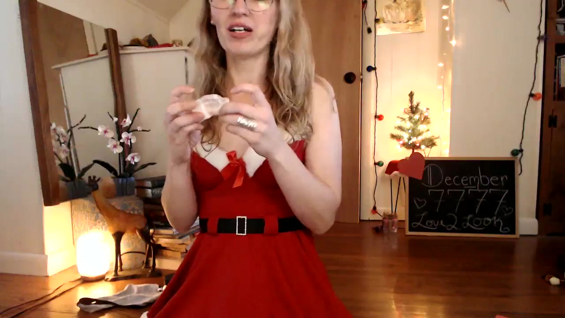 Gallery image thumbnail from WildflowerEm's myfreecams stream on, 12/16/2023, 21:46 image 11 of 20