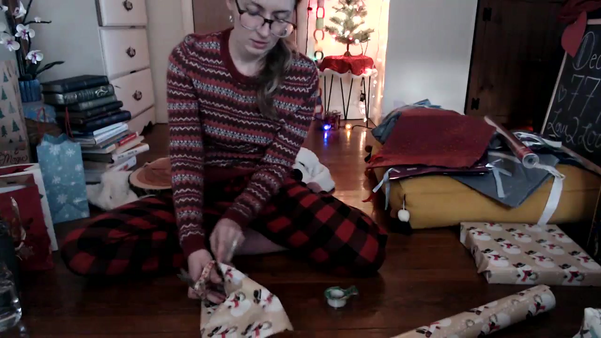 Gallery image thumbnail from WildflowerEm's myfreecams stream on, 12/23/2023, 22:44 image 4 of 20
