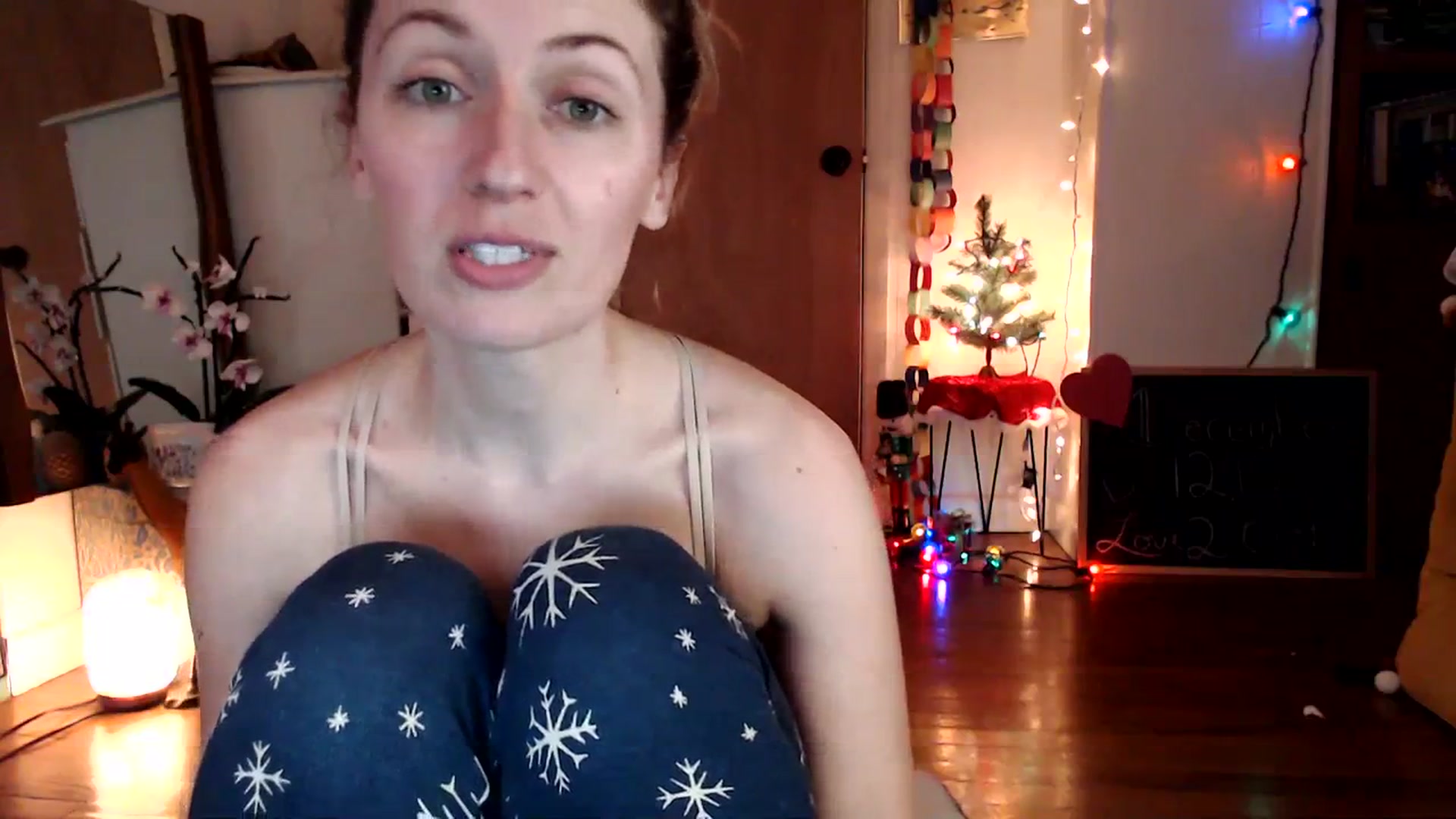Gallery image thumbnail from WildflowerEm's myfreecams stream on, 12/30/2023, 22:37 image 4 of 20