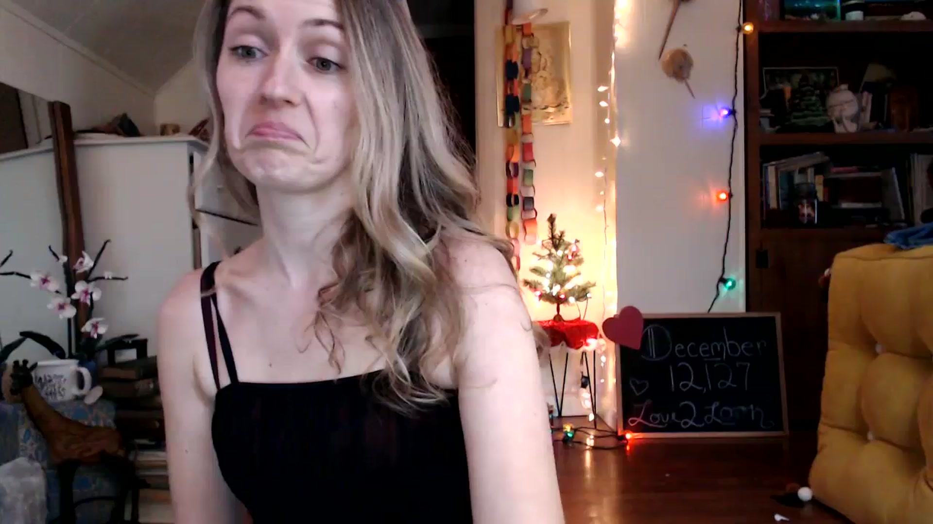 Gallery image thumbnail from WildflowerEm's myfreecams stream on, 12/31/2023, 21:34 image 1 of 20