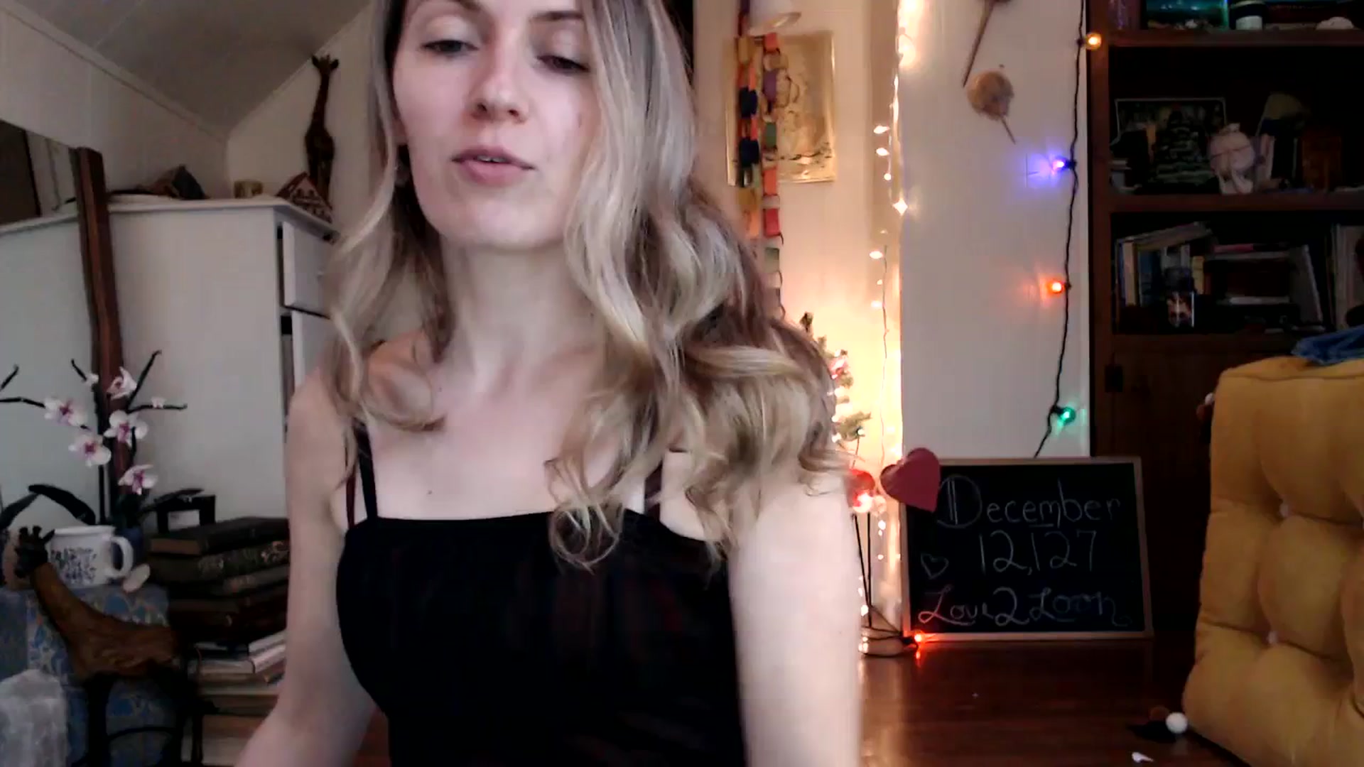 Gallery image thumbnail from WildflowerEm's myfreecams stream on, 12/31/2023, 21:34 image 2 of 20