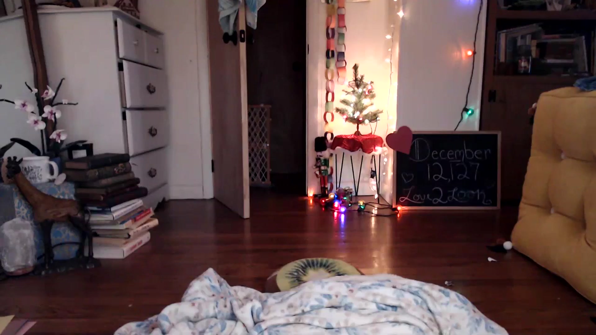 Gallery image thumbnail from WildflowerEm's myfreecams stream on, 12/31/2023, 21:34 image 7 of 20