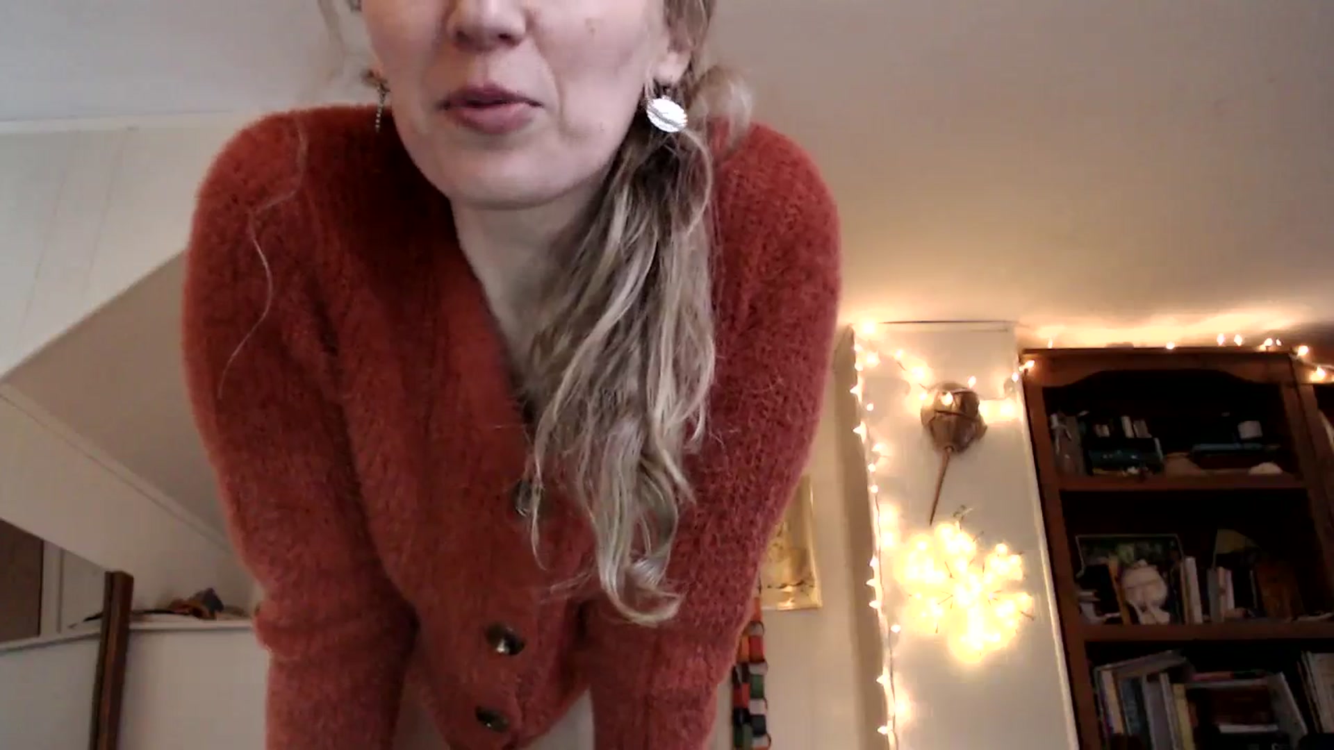 Gallery image thumbnail from WildflowerEm's myfreecams stream on, 01/06/2024, 22:08 image 2 of 20