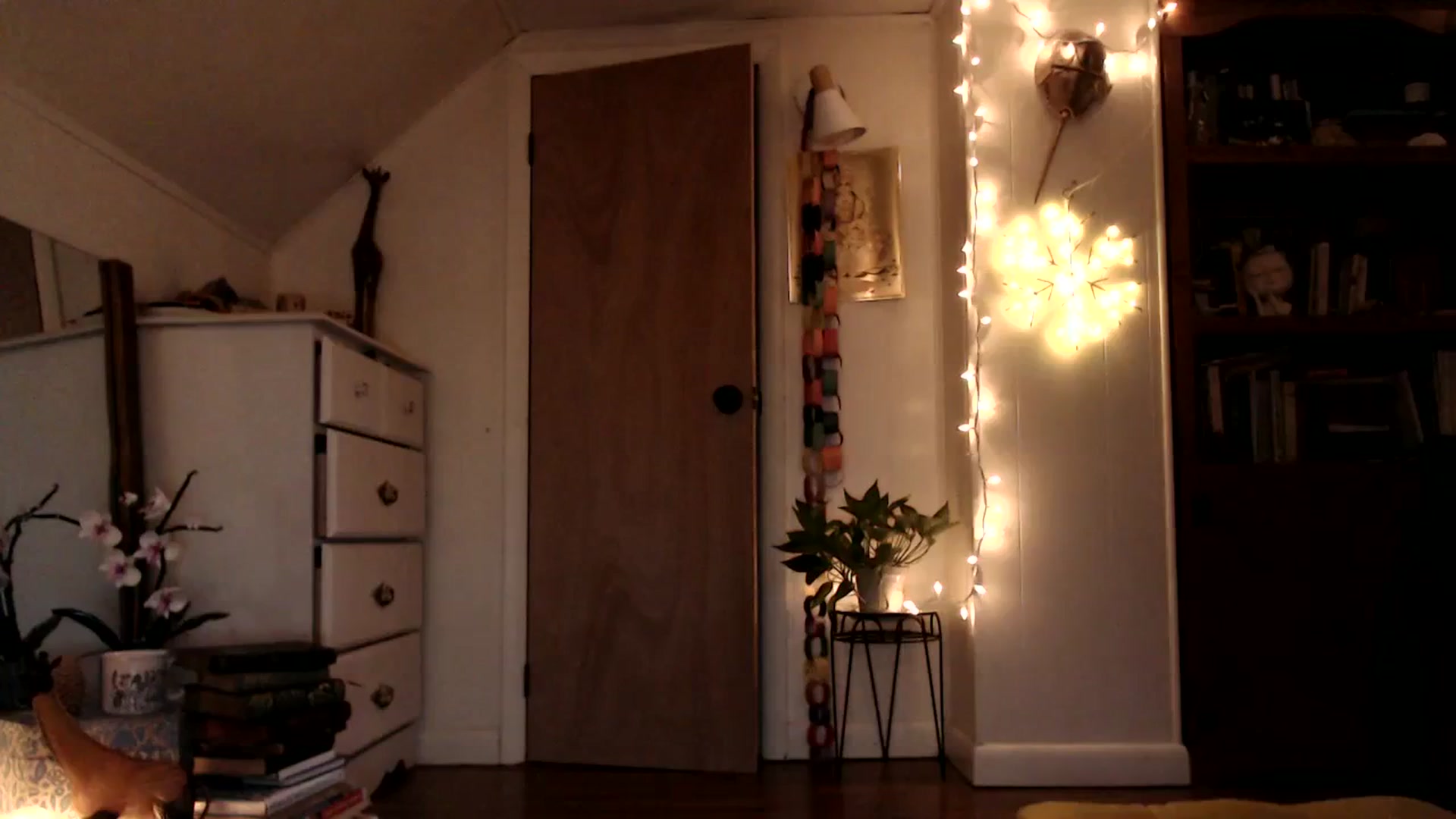 Gallery image thumbnail from WildflowerEm's myfreecams stream on, 01/06/2024, 22:08 image 10 of 20