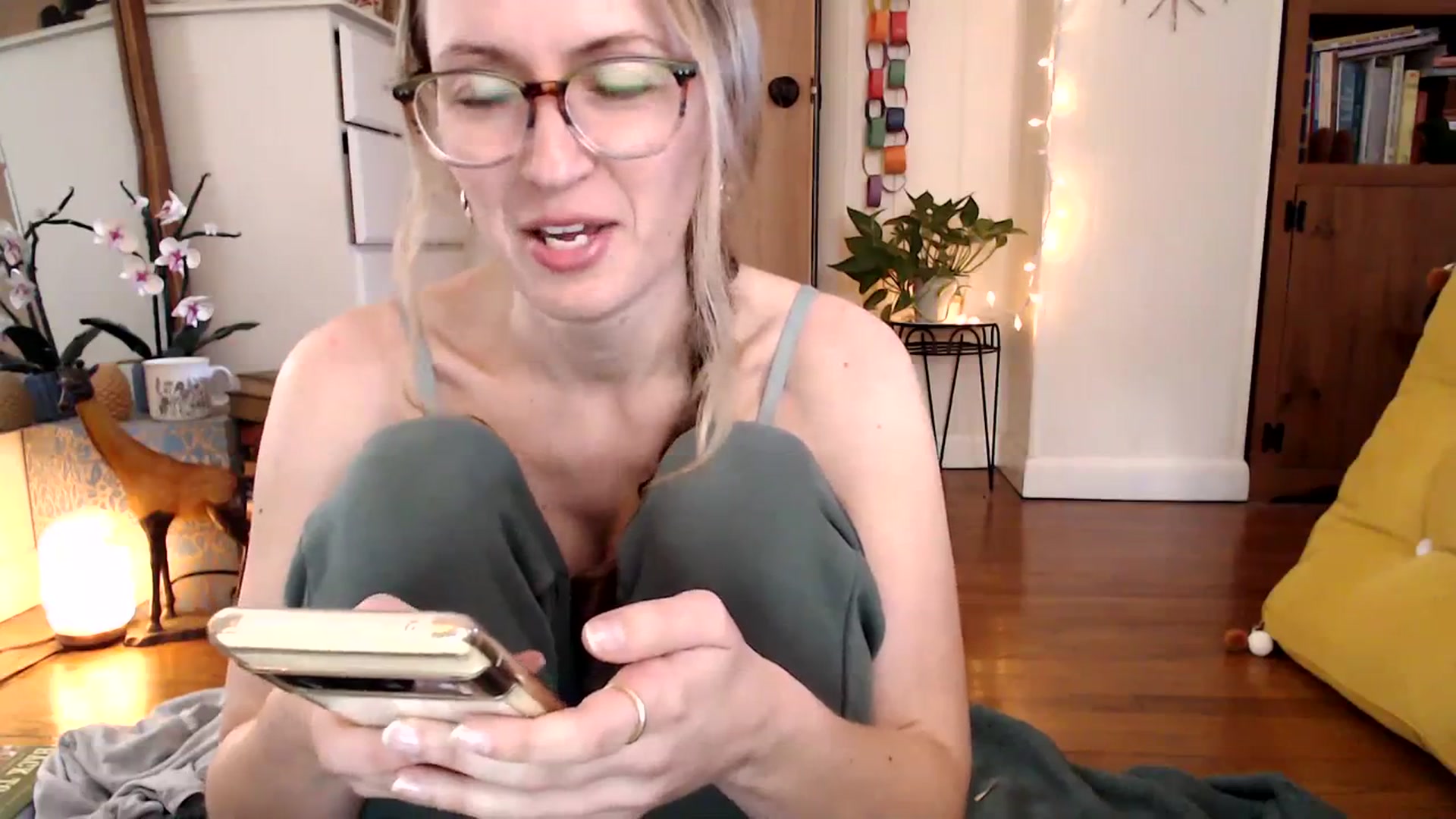 Gallery image thumbnail from WildflowerEm's myfreecams stream on, 01/13/2024, 22:16 image 9 of 20