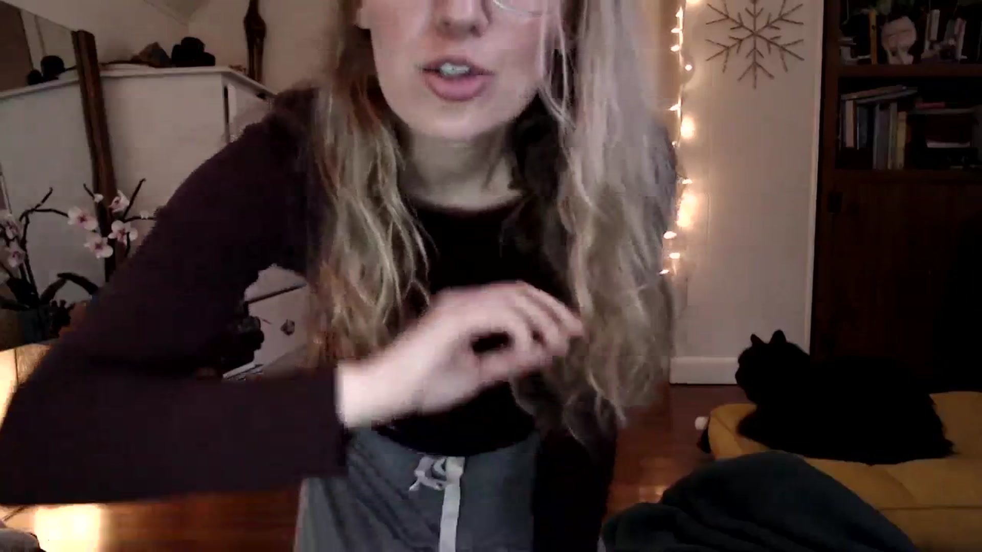 Gallery image thumbnail from WildflowerEm's myfreecams stream on, 01/14/2024, 22:31 image 3 of 20