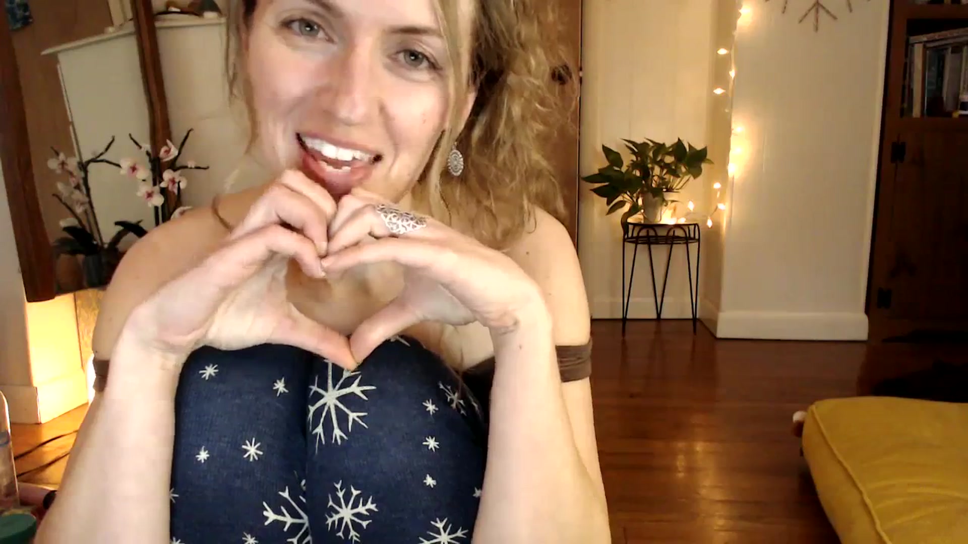 Gallery image thumbnail from WildflowerEm's myfreecams stream on, 01/27/2024, 21:22 image 6 of 20