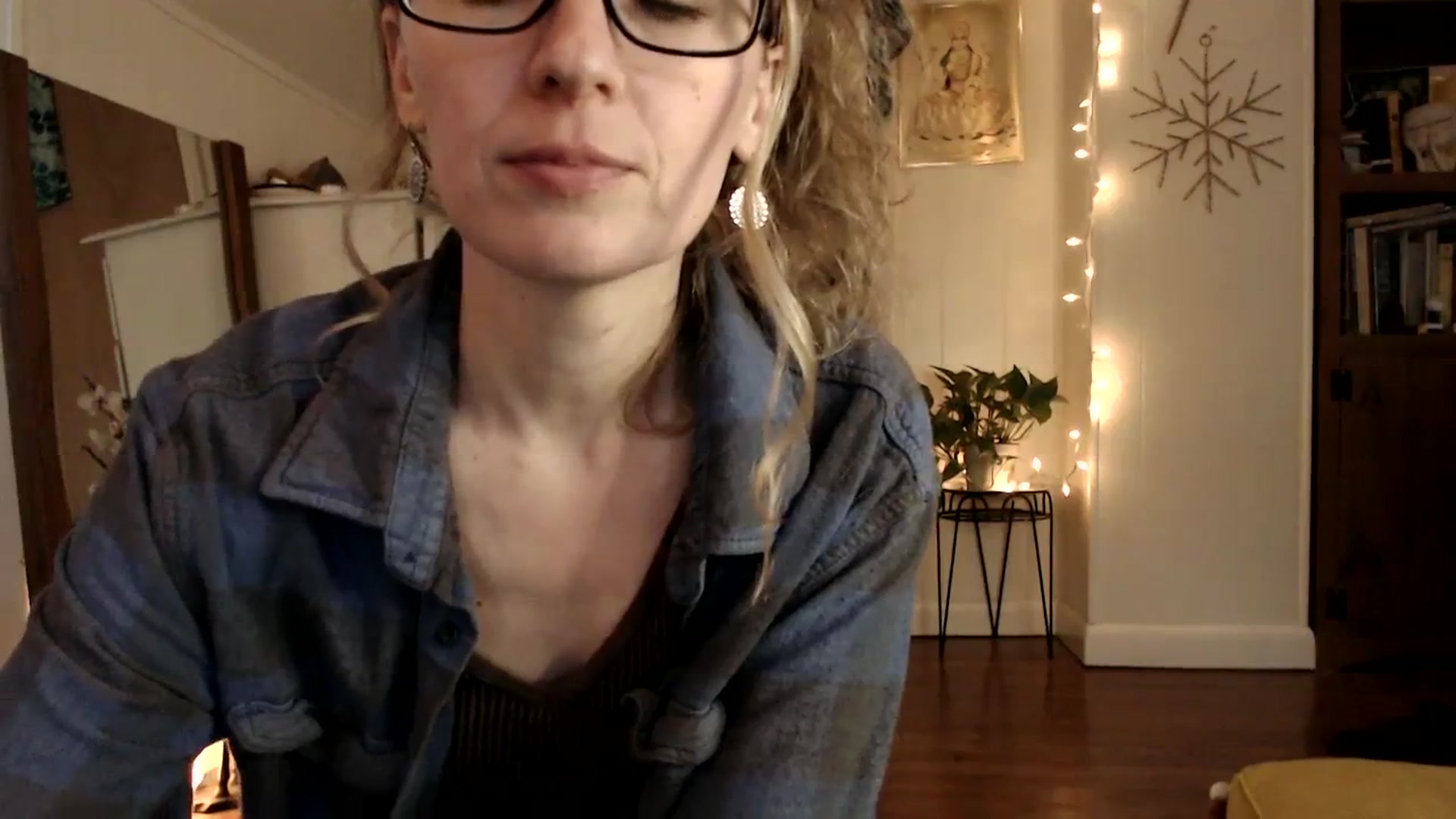 Gallery image thumbnail from WildflowerEm's myfreecams stream on, 01/27/2024, 21:22 image 4 of 20