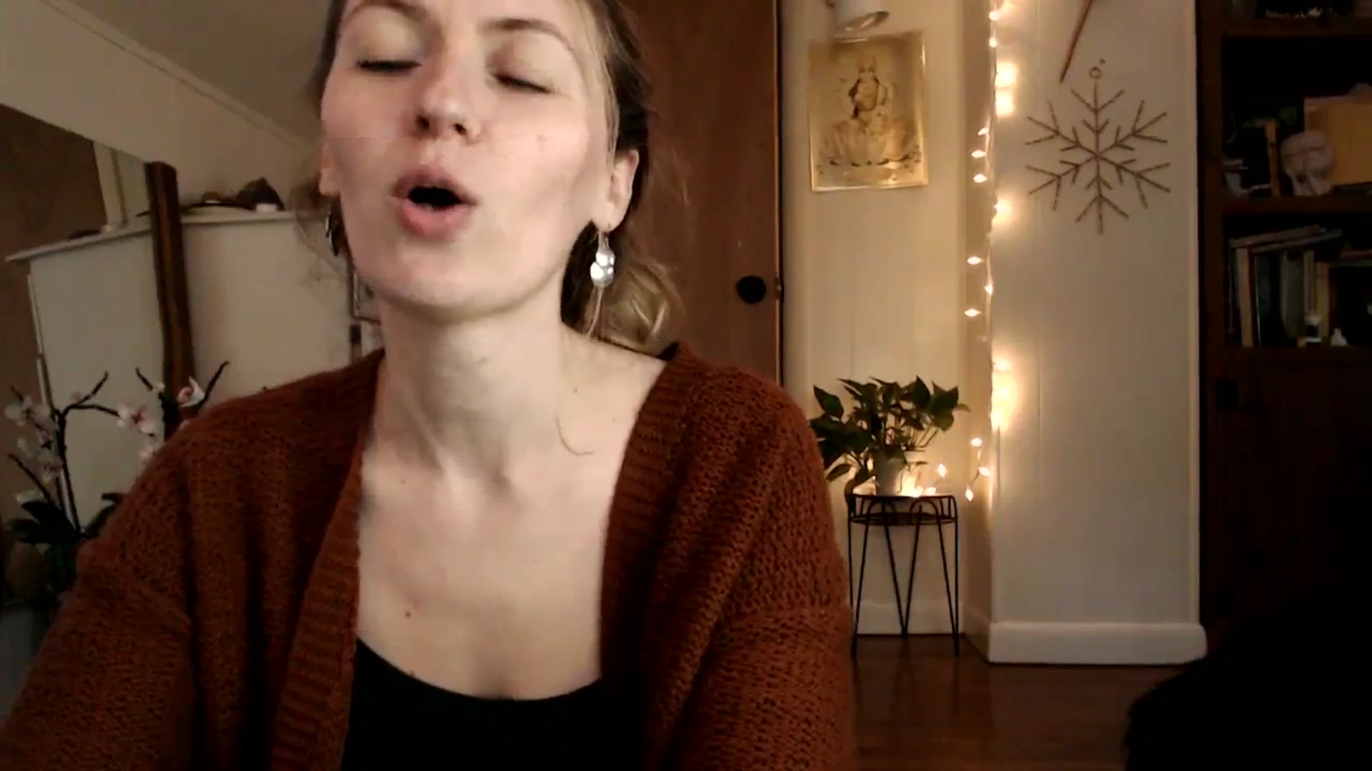 Gallery image thumbnail from WildflowerEm's myfreecams stream on, 01/28/2024, 20:53 image 2 of 20