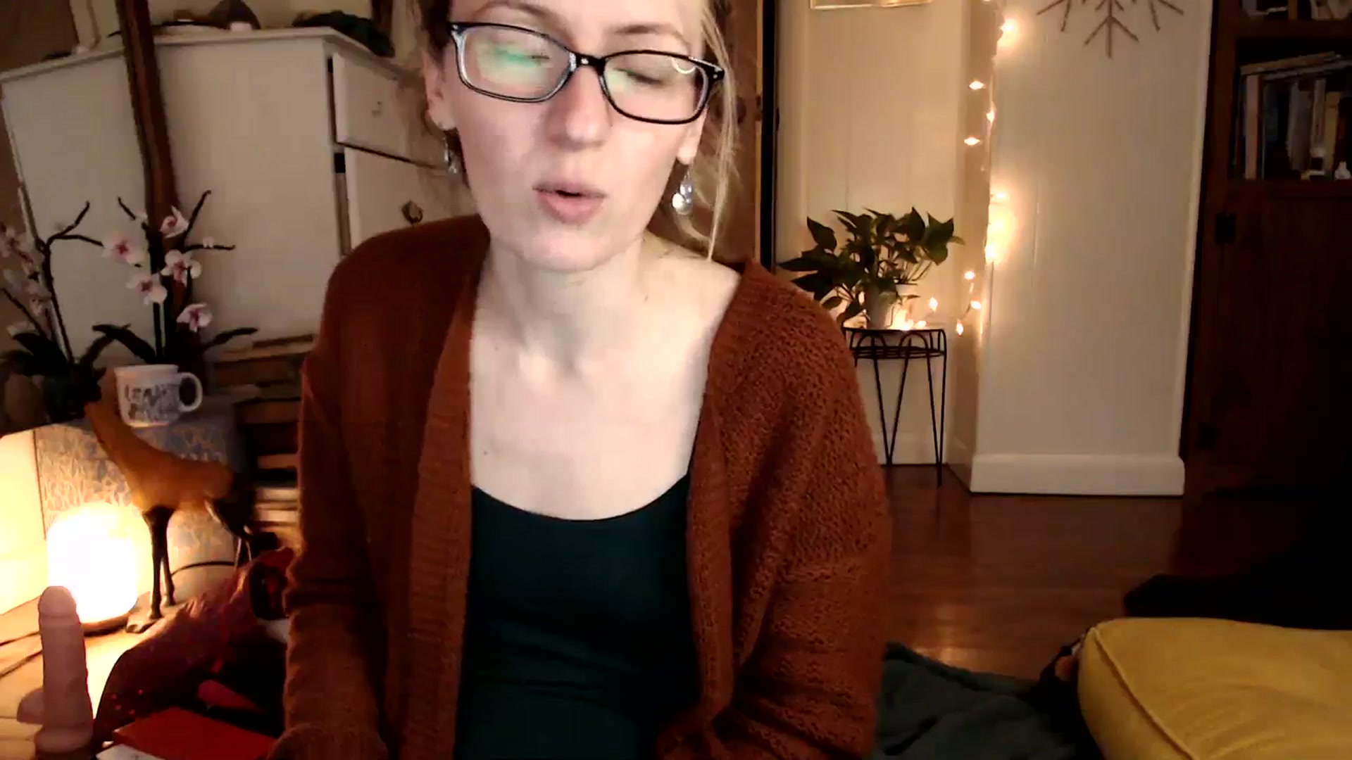 Gallery image thumbnail from WildflowerEm's myfreecams stream on, 01/28/2024, 20:53 image 12 of 20