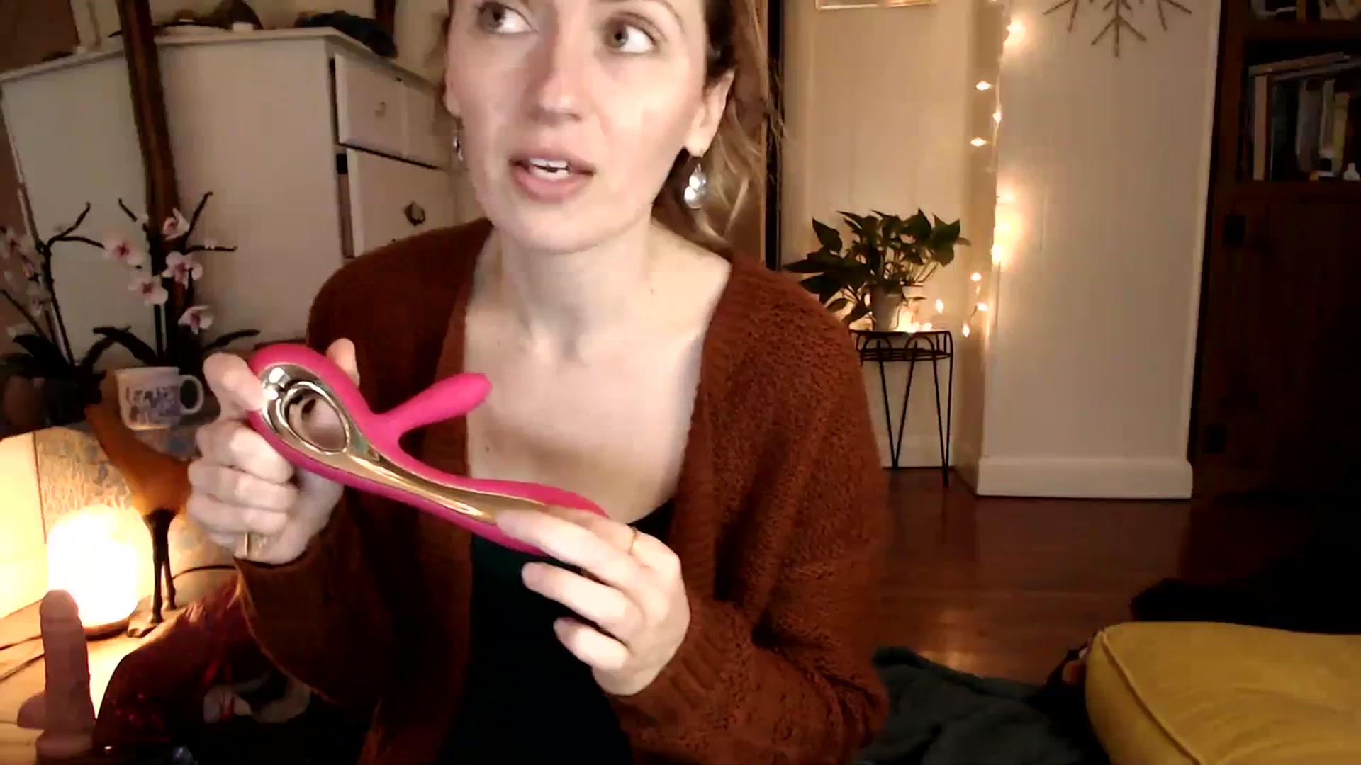 Gallery image thumbnail from WildflowerEm's myfreecams stream on, 01/28/2024, 20:53 image 11 of 20