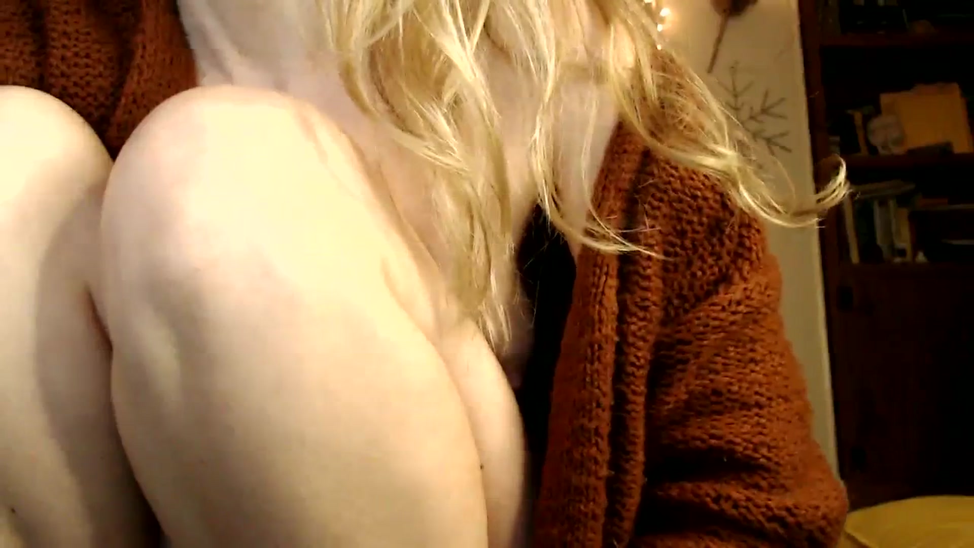 Gallery image thumbnail from WildflowerEm's myfreecams stream on, 01/28/2024, 23:15 image 5 of 20