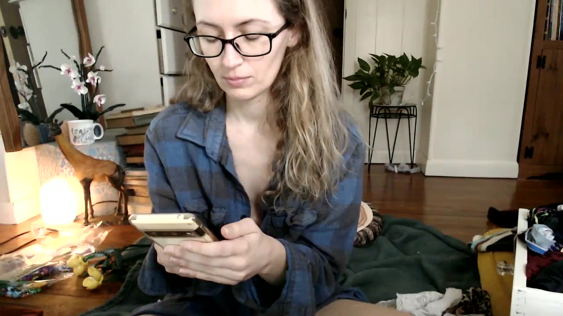 Gallery image thumbnail from WildflowerEm's myfreecams stream on, 01/29/2024, 18:12 image 12 of 20