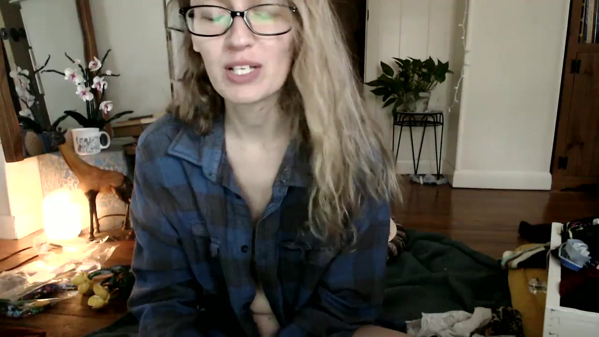 Gallery image thumbnail from WildflowerEm's myfreecams stream on, 01/29/2024, 18:12 image 11 of 20