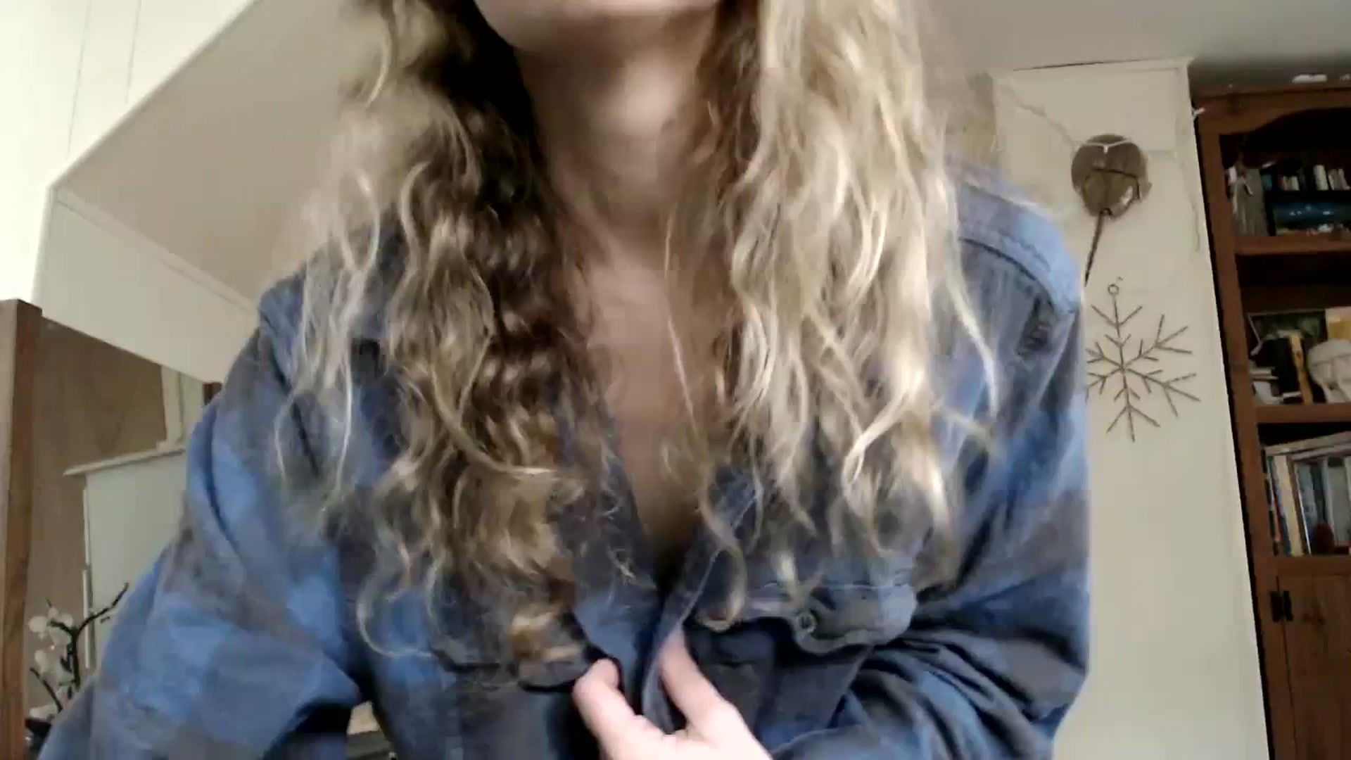 Gallery image thumbnail from WildflowerEm's myfreecams stream on, 01/29/2024, 18:12 image 2 of 20