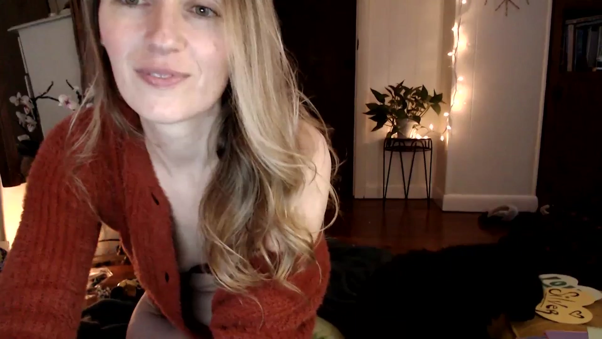 Gallery image thumbnail from WildflowerEm's myfreecams stream on, 02/04/2024, 22:57 image 11 of 20