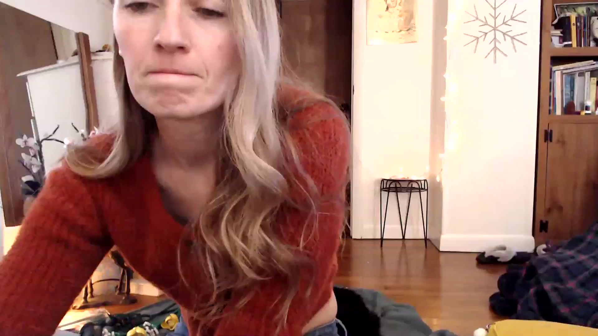Gallery image thumbnail from WildflowerEm's myfreecams stream on, 02/04/2024, 22:57 image 1 of 20