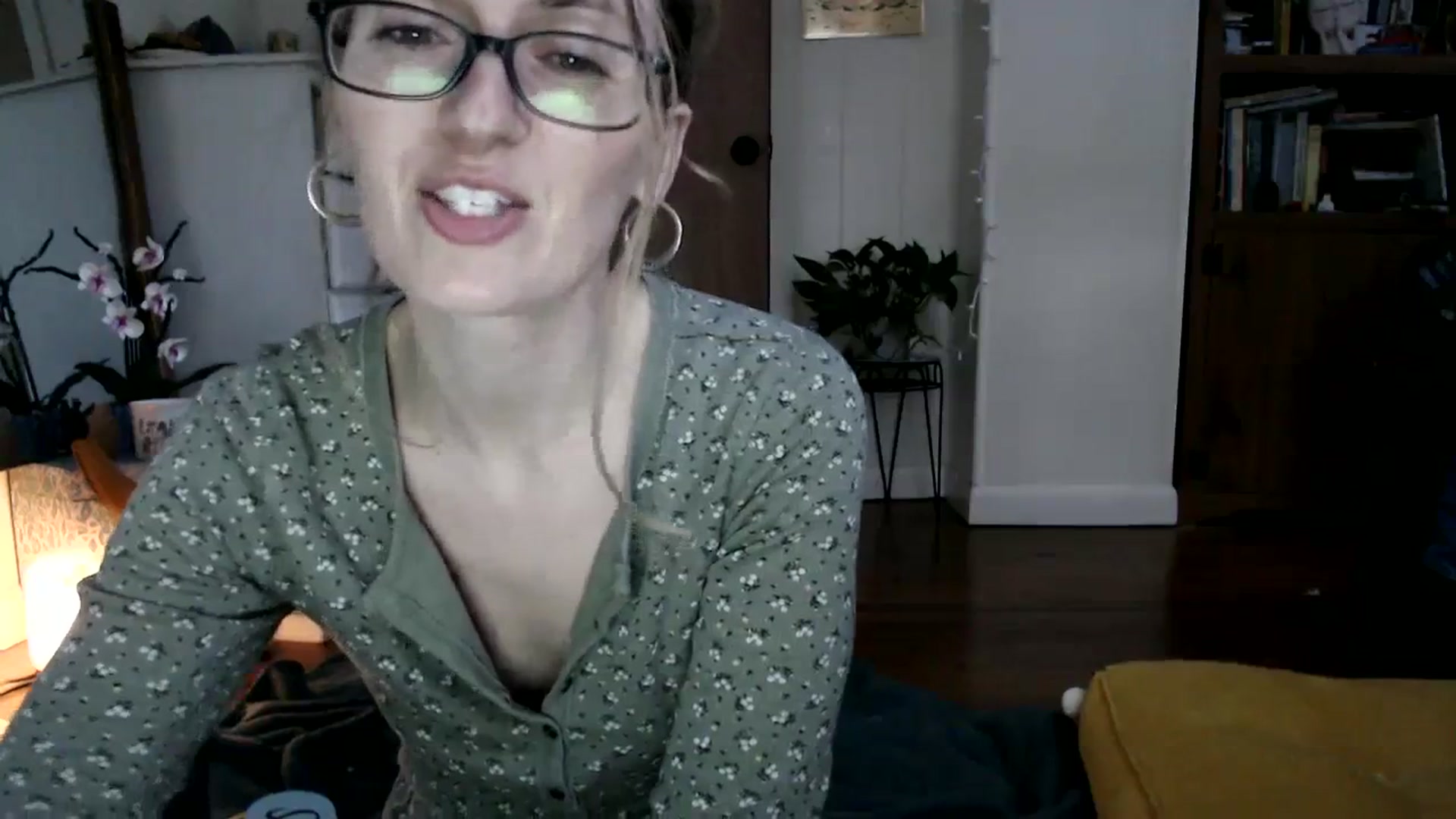 Gallery image thumbnail from WildflowerEm's myfreecams stream on, 02/17/2024, 21:44 image 13 of 20
