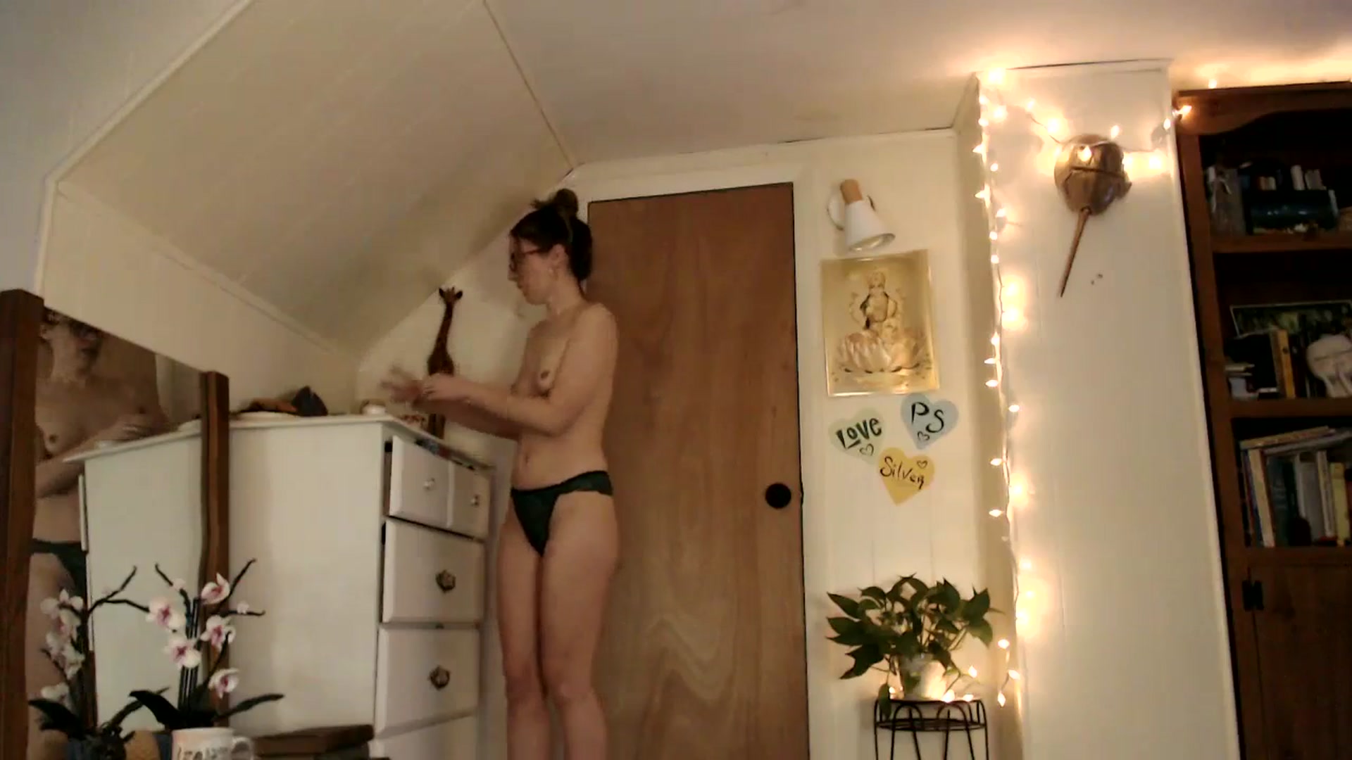 Gallery image thumbnail from WildflowerEm's myfreecams stream on, 02/17/2024, 22:41 image 12 of 20