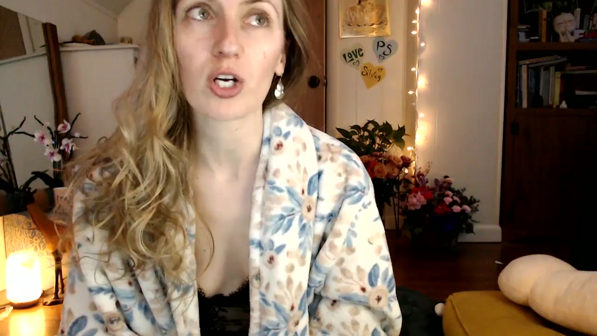 Gallery image thumbnail from WildflowerEm's myfreecams stream on, 02/18/2024, 22:33 image 17 of 20