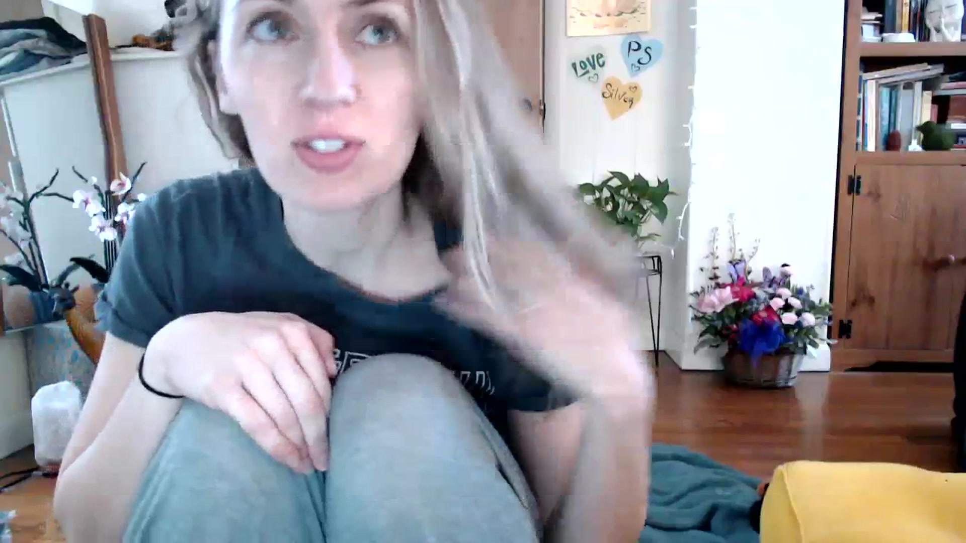 Gallery image thumbnail from WildflowerEm's myfreecams stream on, 02/21/2024, 18:46 image 18 of 20
