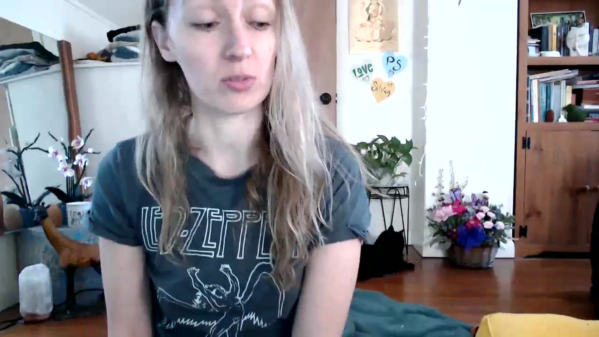Gallery image thumbnail from WildflowerEm's myfreecams stream on, 02/21/2024, 18:46 image 9 of 20