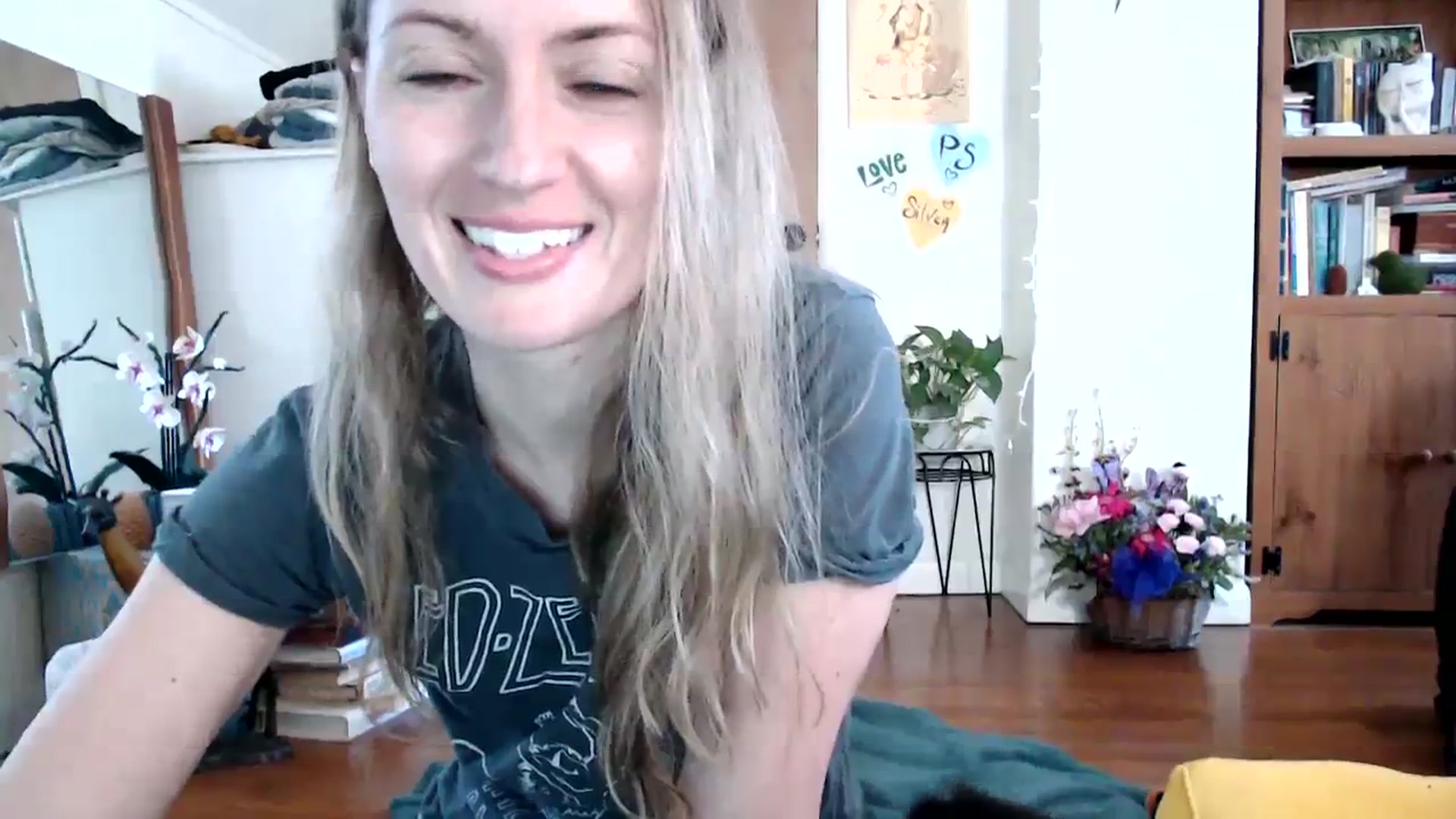 Gallery image thumbnail from WildflowerEm's myfreecams stream on, 02/21/2024, 18:46 image 8 of 20