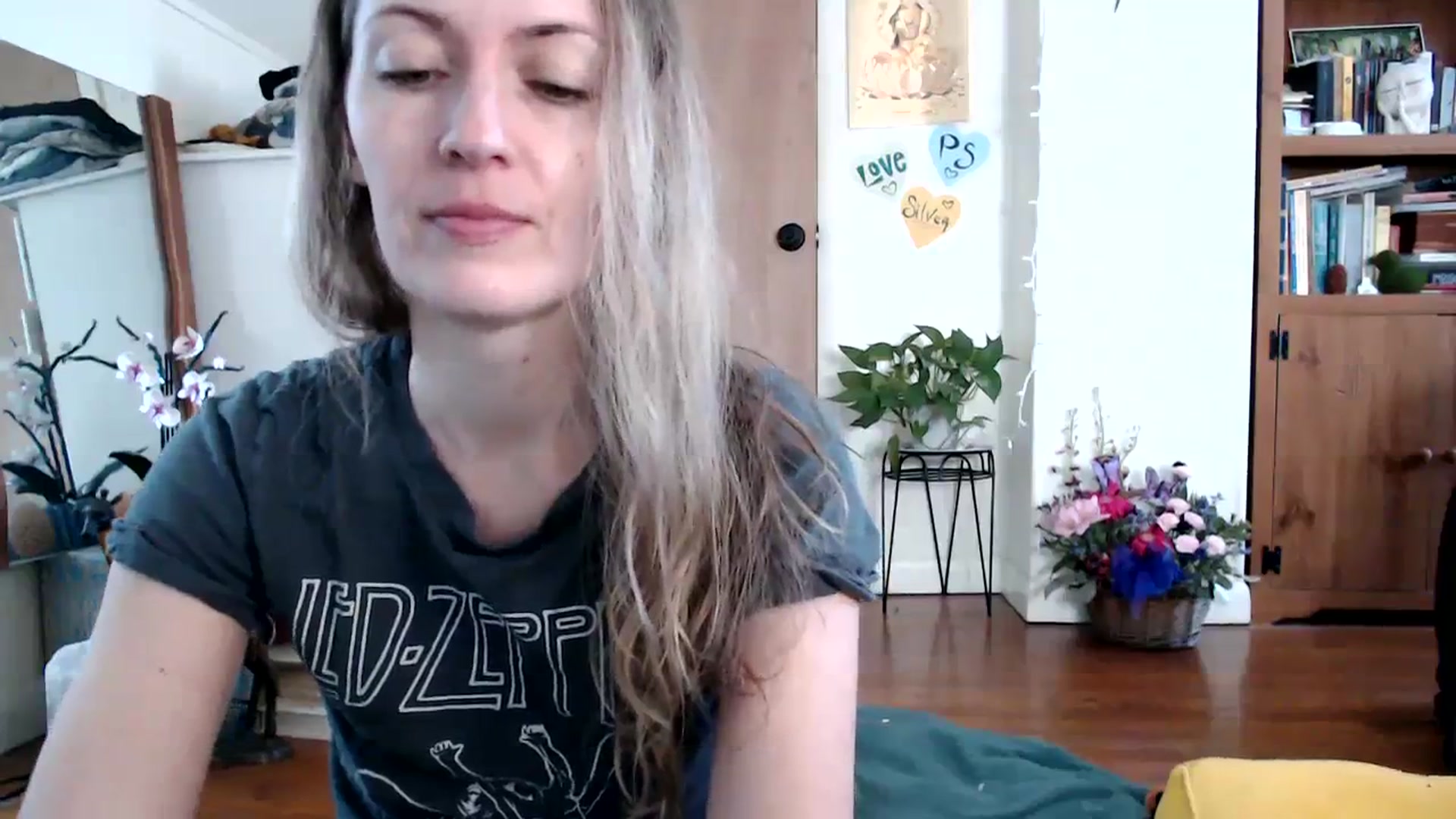 Gallery image thumbnail from WildflowerEm's myfreecams stream on, 02/21/2024, 18:46 image 6 of 20