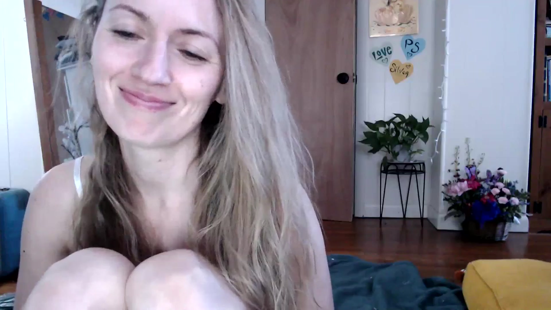 Gallery image thumbnail from WildflowerEm's myfreecams stream on, 02/21/2024, 21:08 image 12 of 20