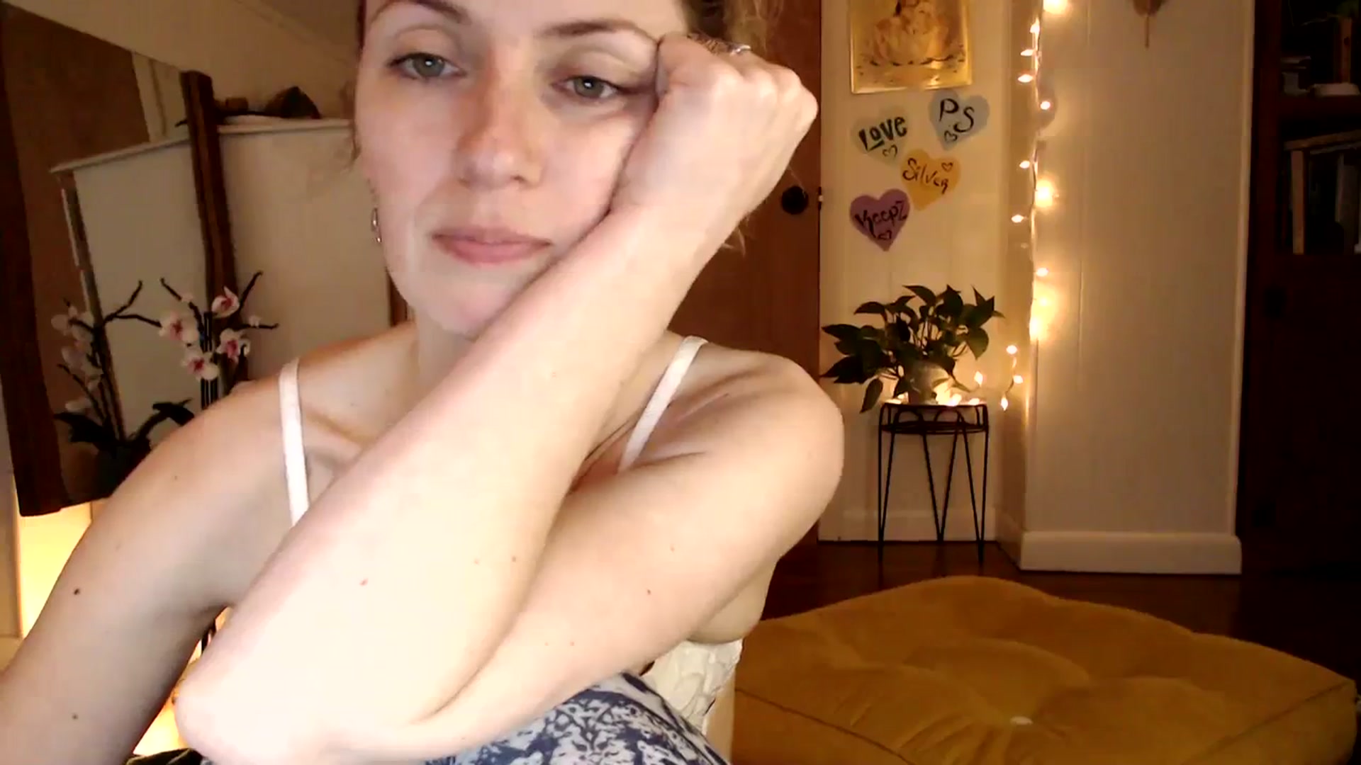 Gallery image thumbnail from WildflowerEm's myfreecams stream on, 03/02/2024, 22:37 image 13 of 20