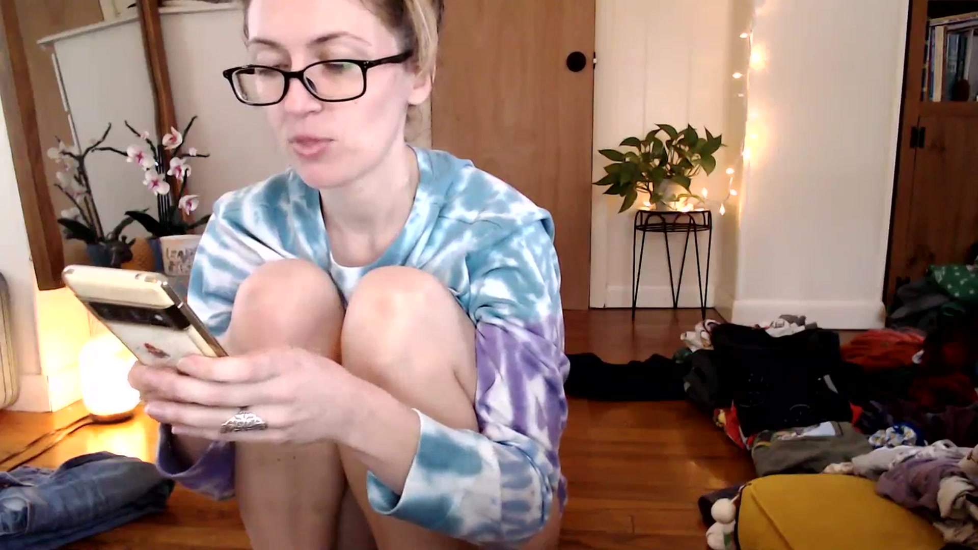 Gallery image thumbnail from WildflowerEm's myfreecams stream on, 03/06/2024, 20:39 image 6 of 20