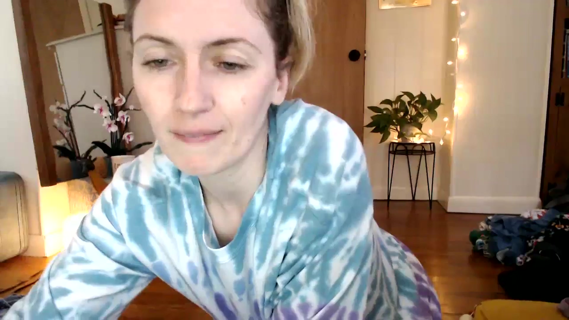 Gallery image thumbnail from WildflowerEm's myfreecams stream on, 03/06/2024, 20:39 image 11 of 20