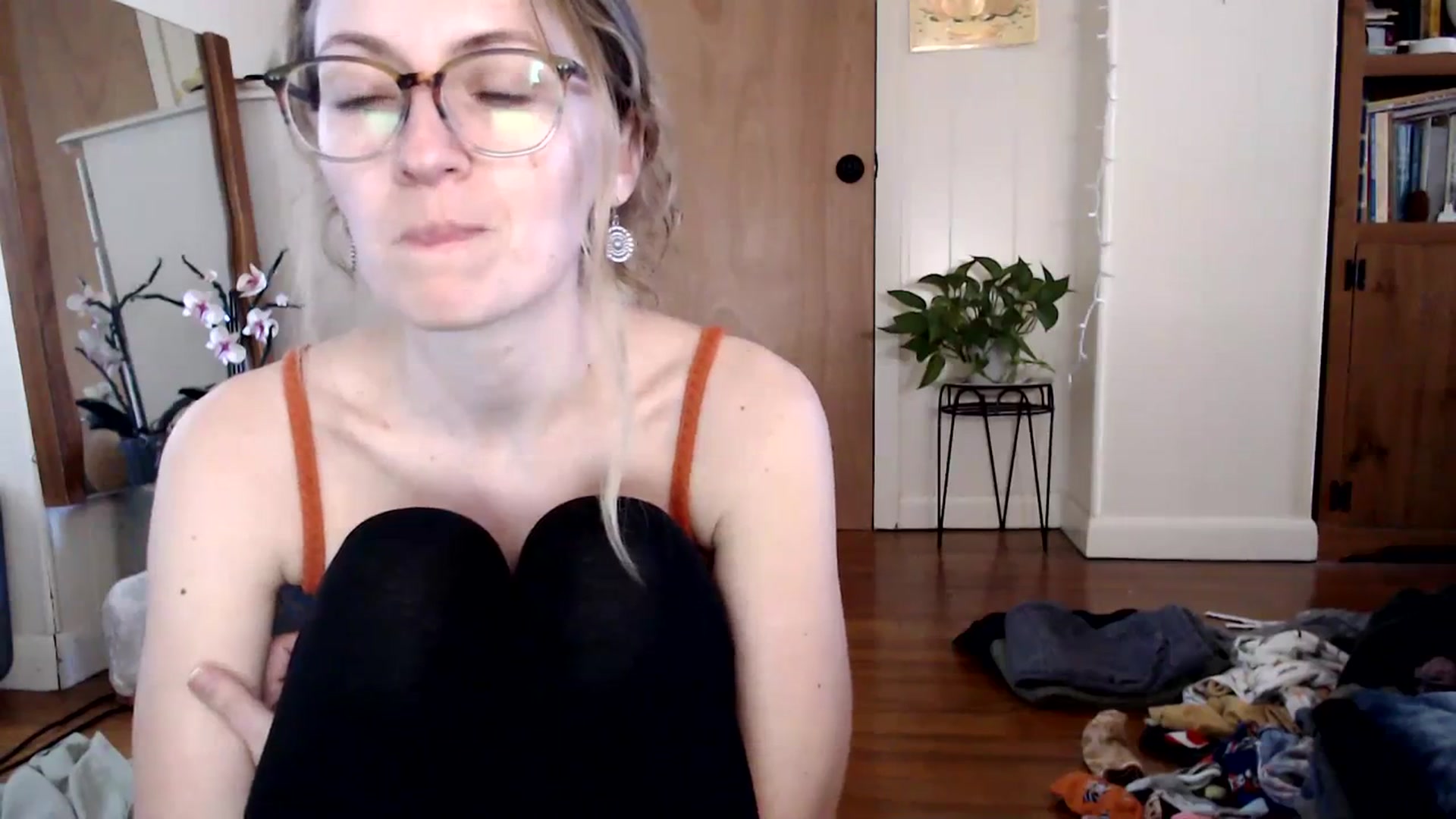 Gallery image thumbnail from WildflowerEm's myfreecams stream on, 03/12/2024, 19:08 image 7 of 20