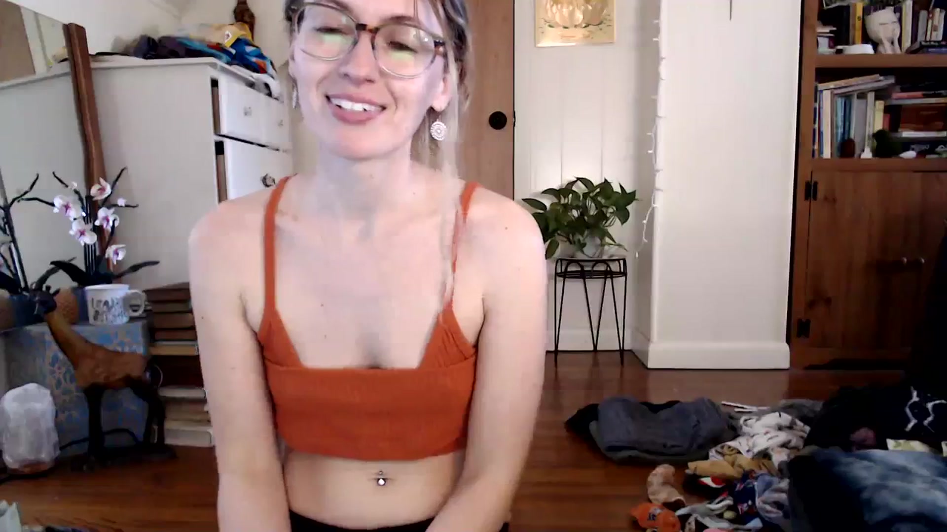 Gallery image thumbnail from WildflowerEm's myfreecams stream on, 03/12/2024, 19:08 image 2 of 20