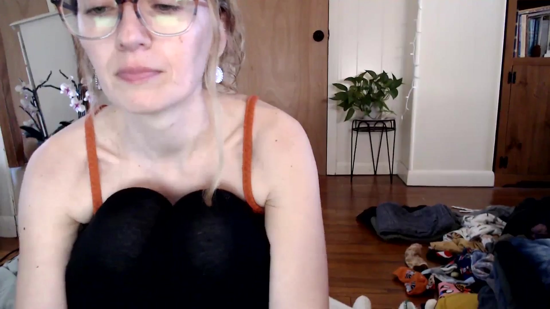 Gallery image thumbnail from WildflowerEm's myfreecams stream on, 03/12/2024, 19:08 image 5 of 20