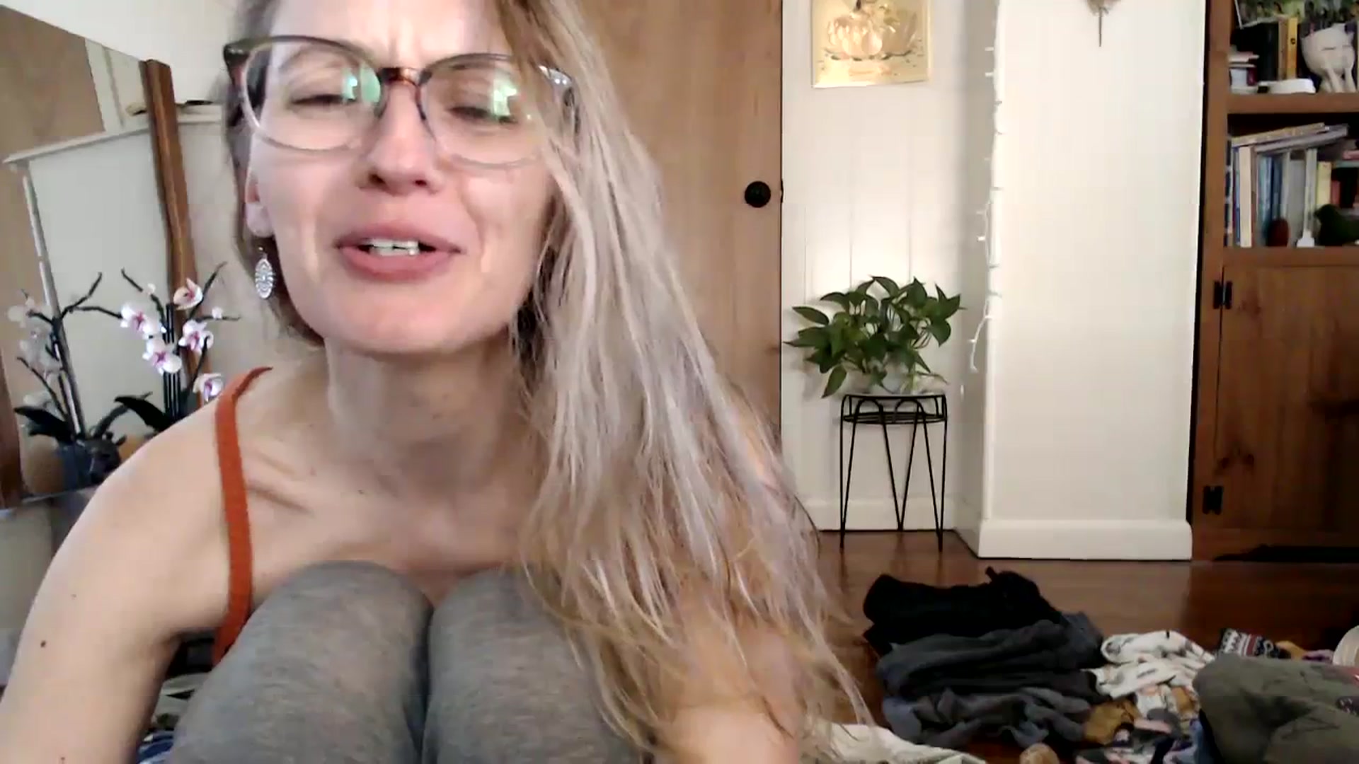 Gallery image thumbnail from WildflowerEm's myfreecams stream on, 03/12/2024, 19:08 image 17 of 20